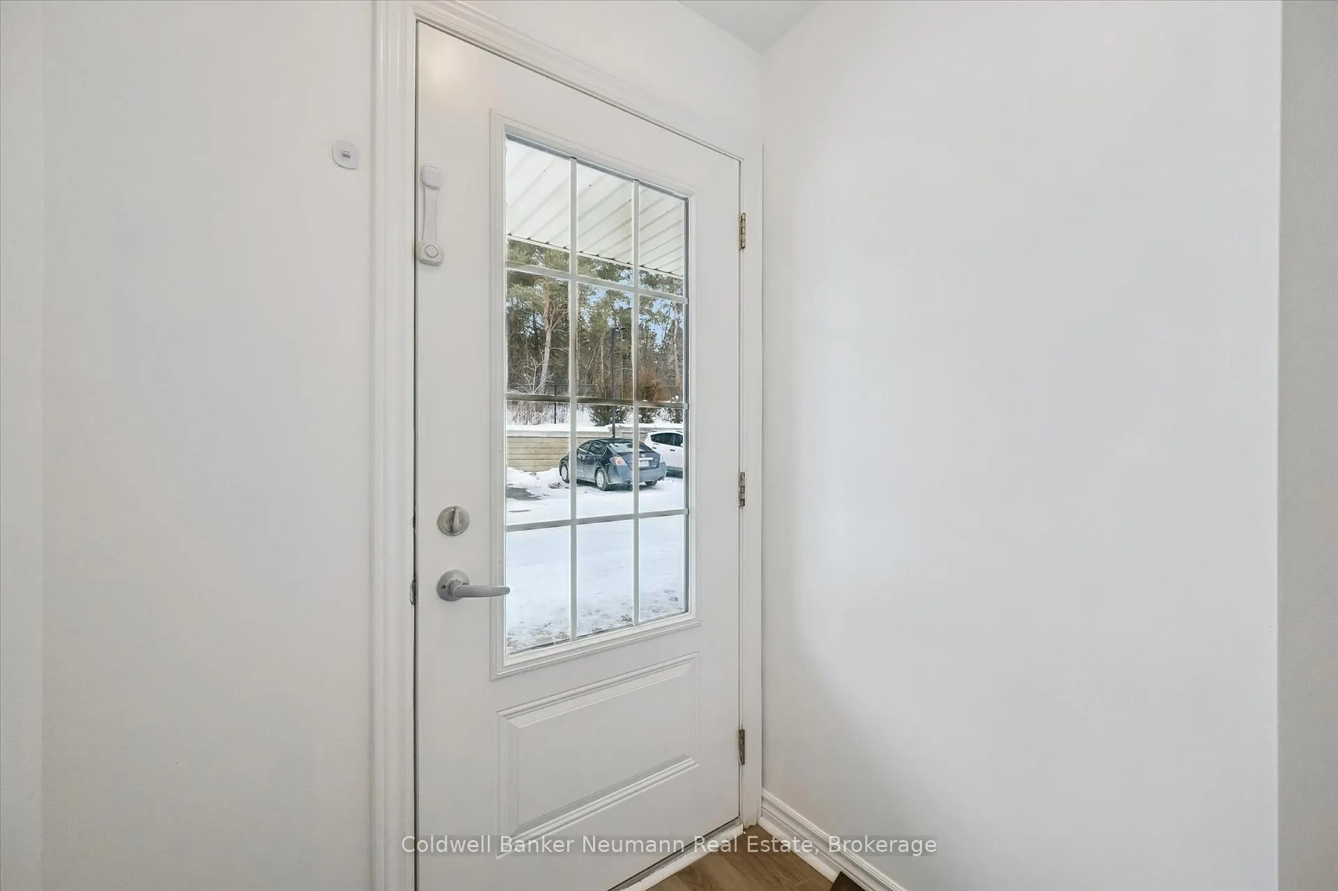 Photo 4 of Unit 103, 5 Cityview Drive S, Guelph, Grange Road — HOMEH