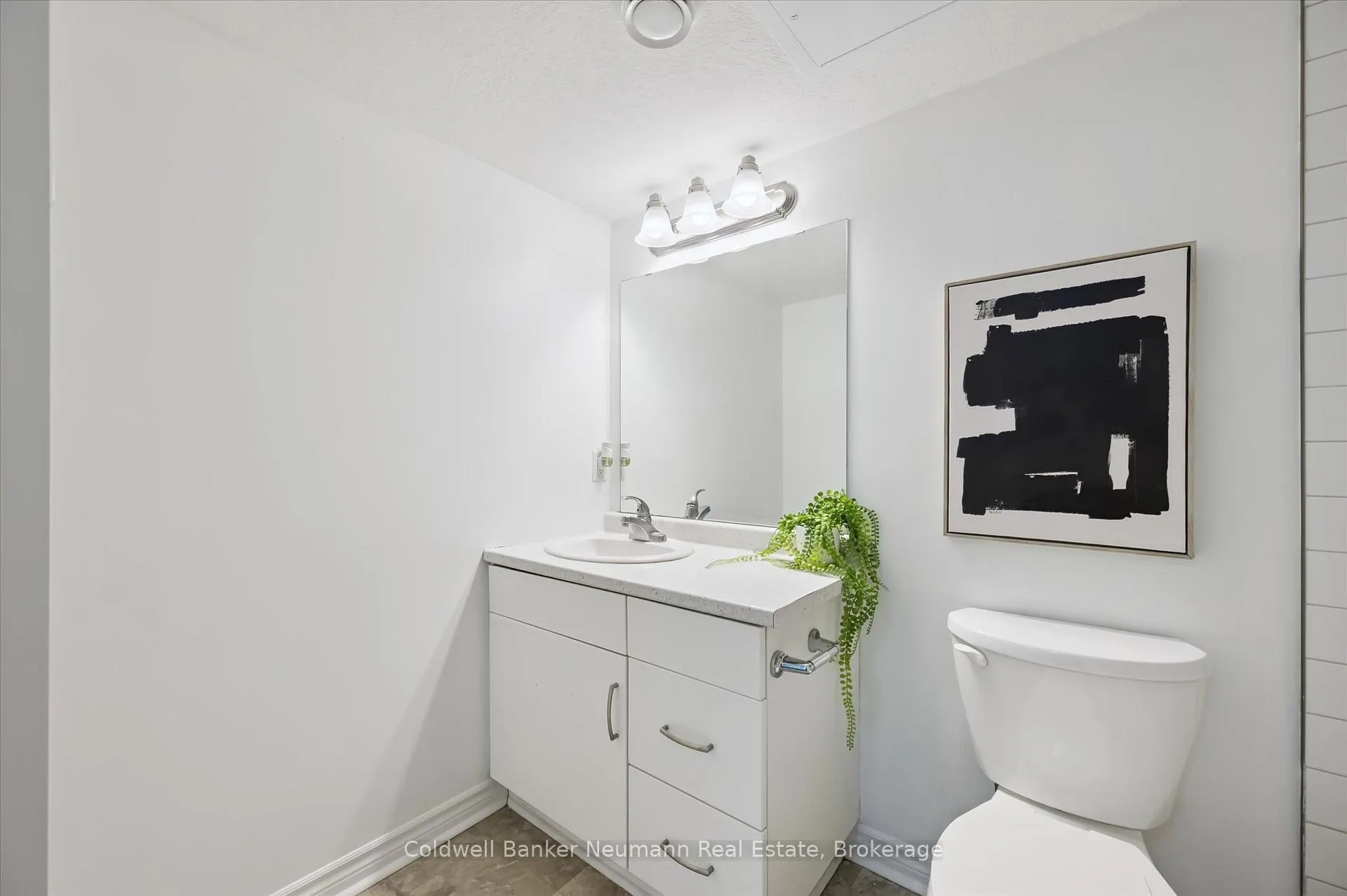 Photo 5 of Unit 103, 5 Cityview Drive S, Guelph, Grange Road — HOMEH