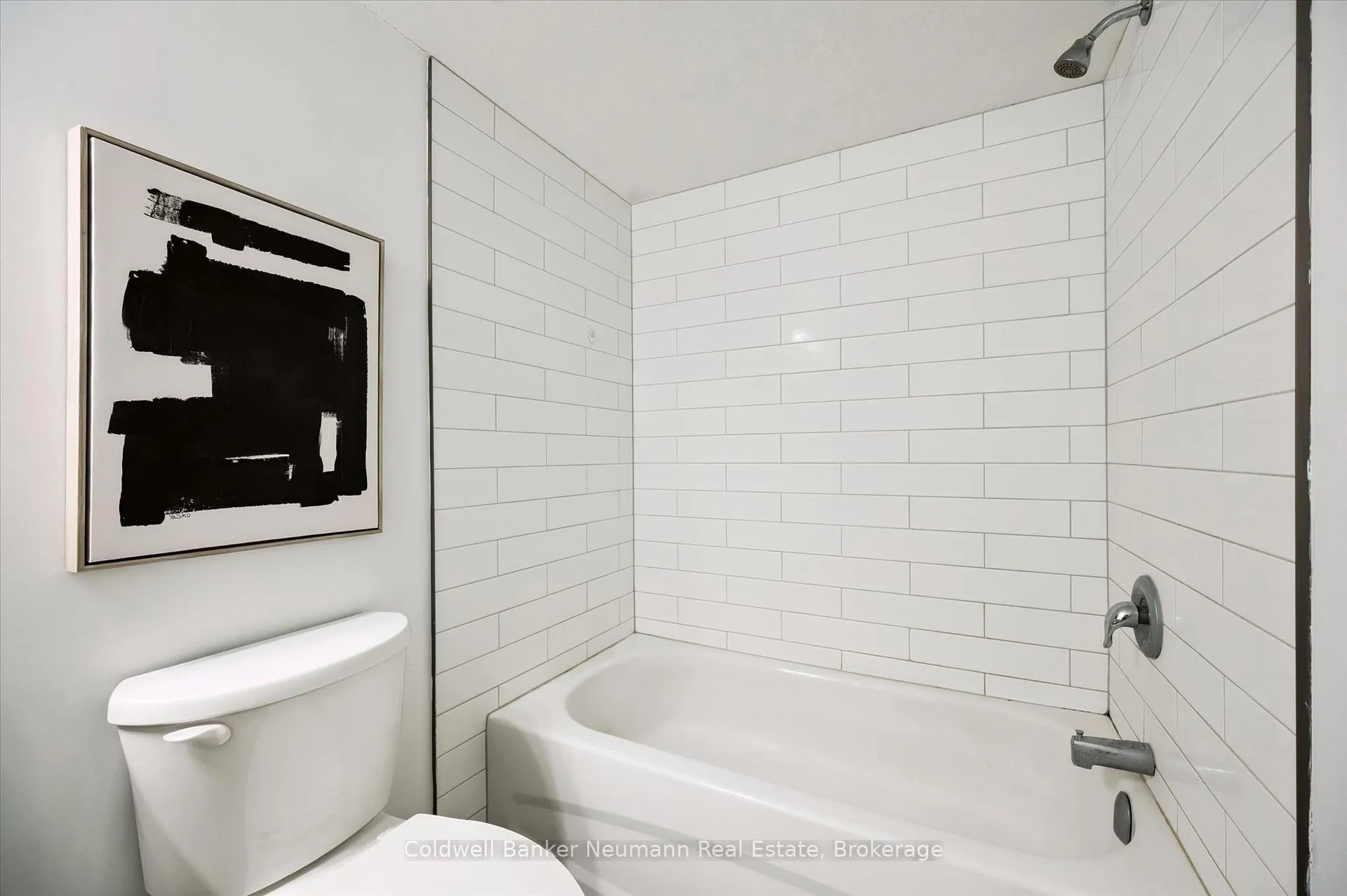 Photo 7 of Unit 103, 5 Cityview Drive S, Guelph, Grange Road — HOMEH