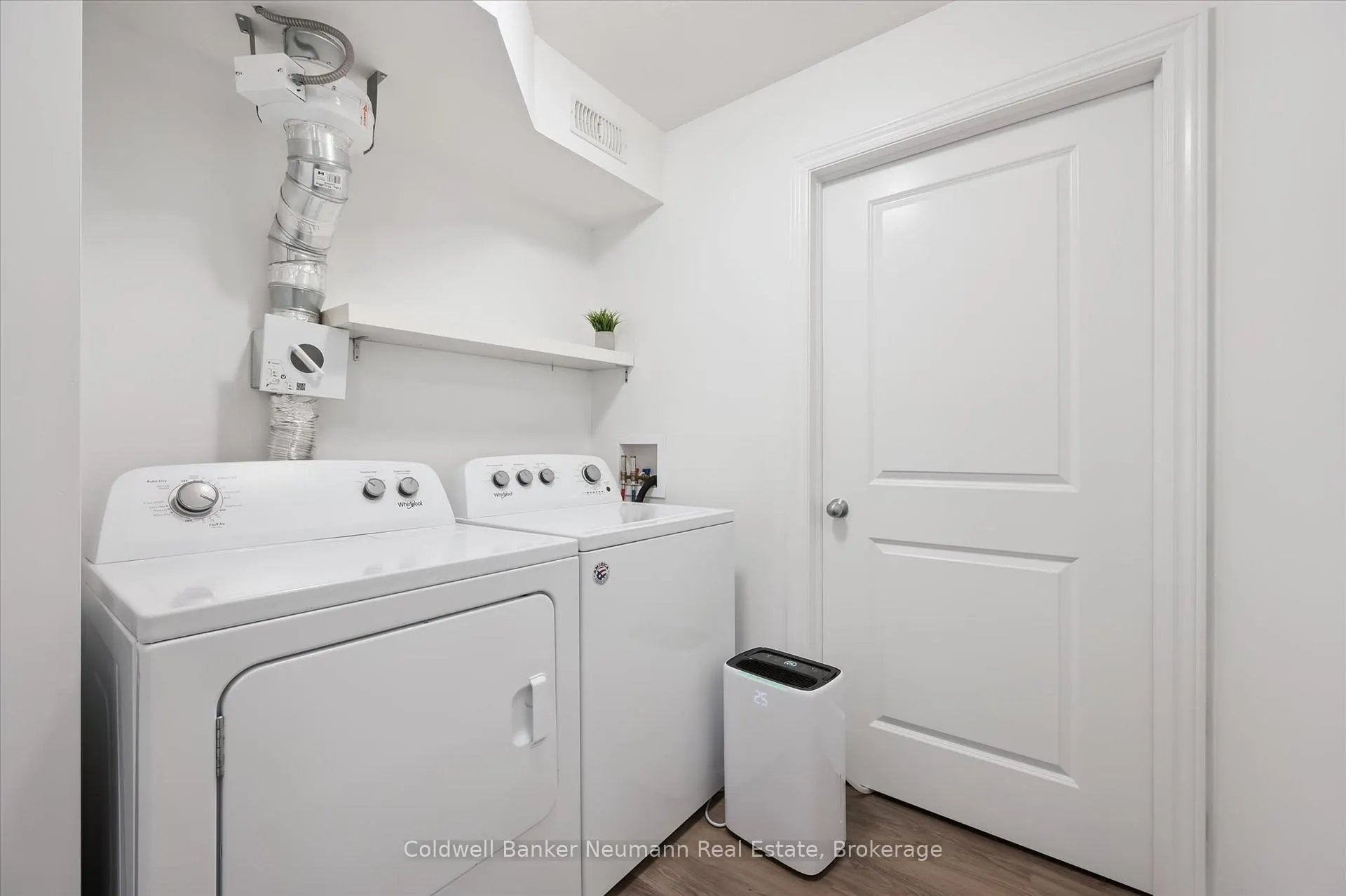 Photo 8 of Unit 103, 5 Cityview Drive S, Guelph, Grange Road — HOMEH