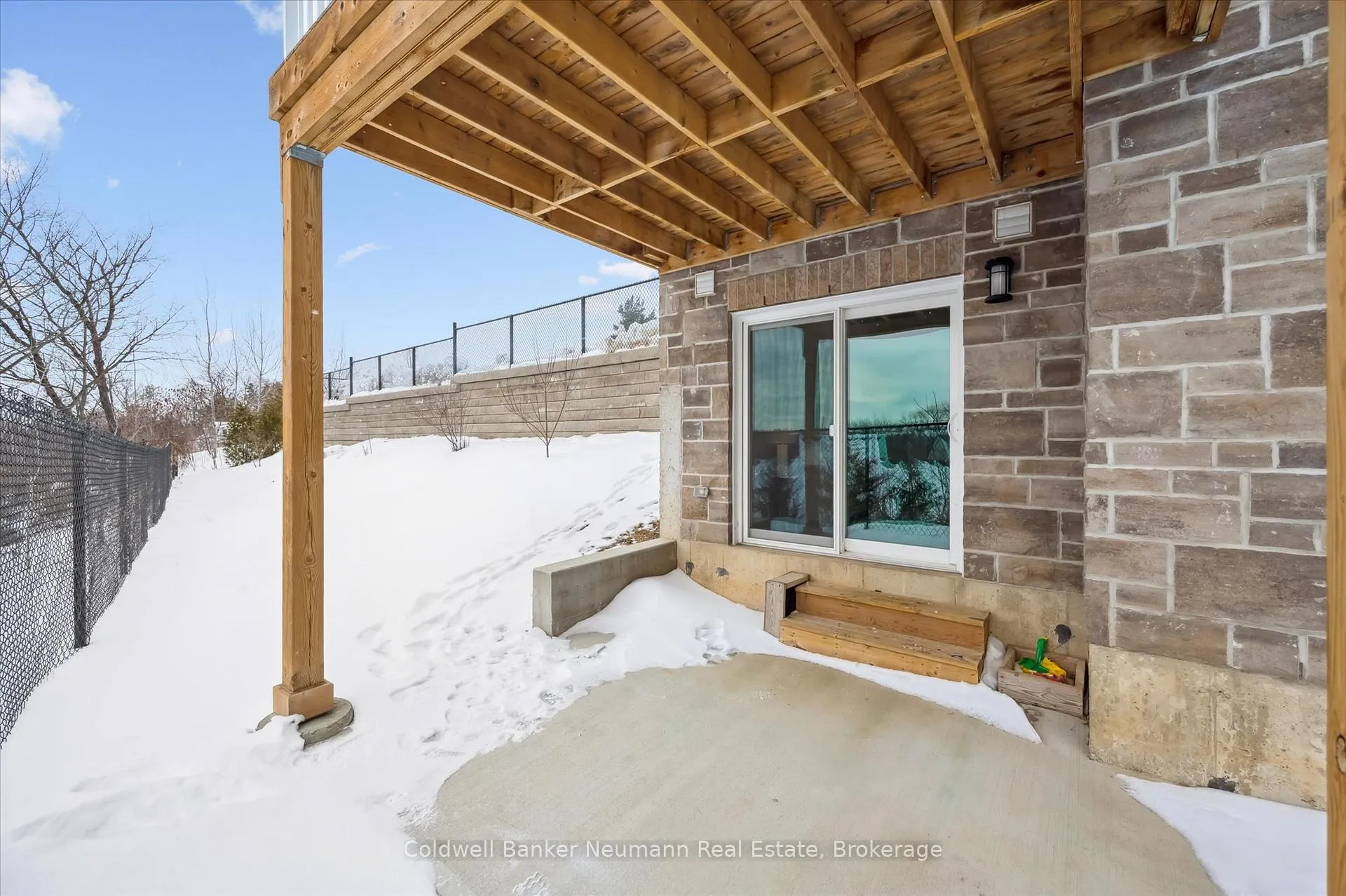 Photo 9 of Unit 103, 5 Cityview Drive S, Guelph, Grange Road — HOMEH