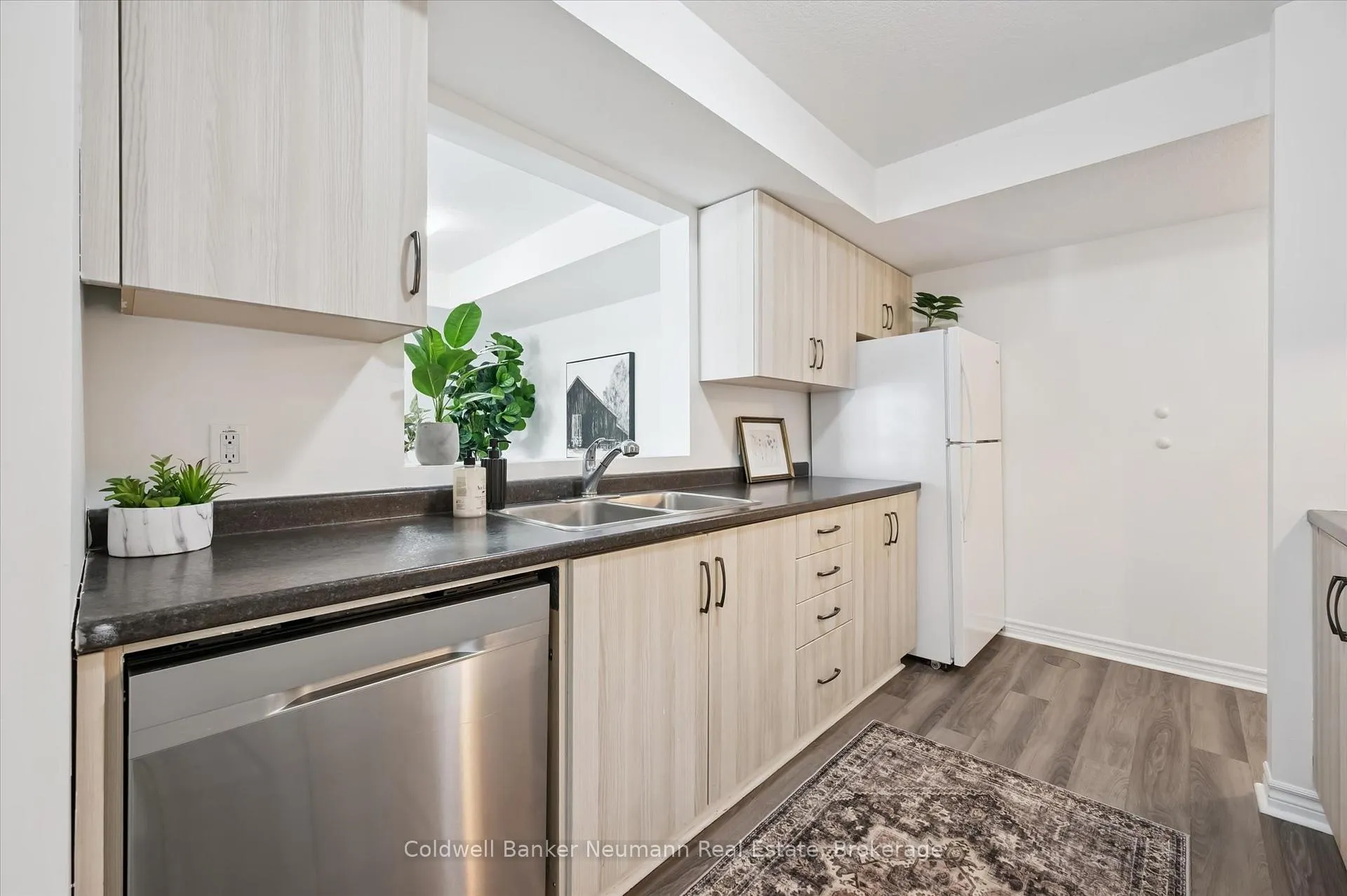 Photo 18 of Unit 103, 5 Cityview Drive S, Guelph, Grange Road — HOMEH