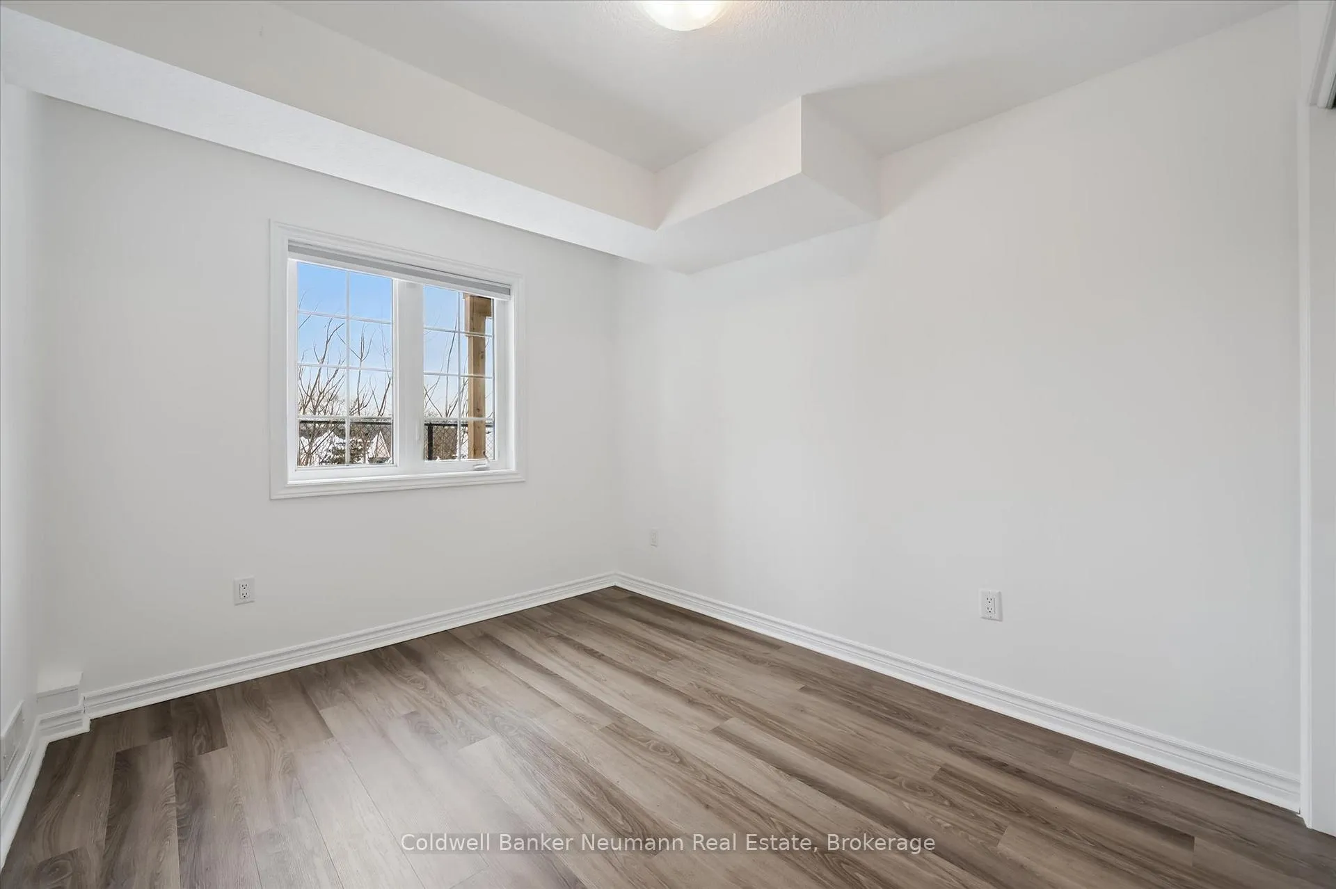 Photo 19 of Unit 103, 5 Cityview Drive S, Guelph, Grange Road — HOMEH