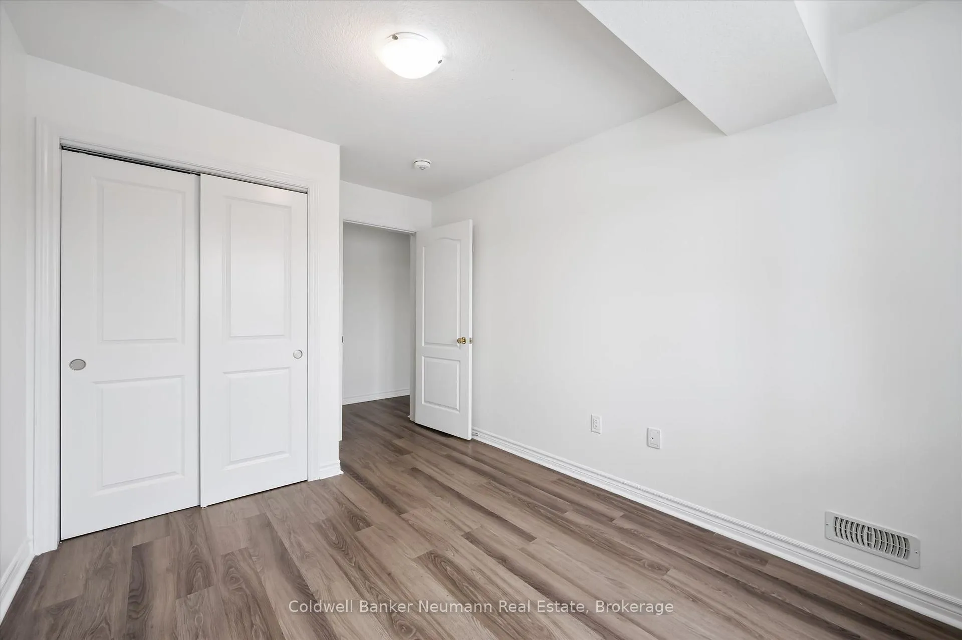 Photo 20 of Unit 103, 5 Cityview Drive S, Guelph, Grange Road — HOMEH