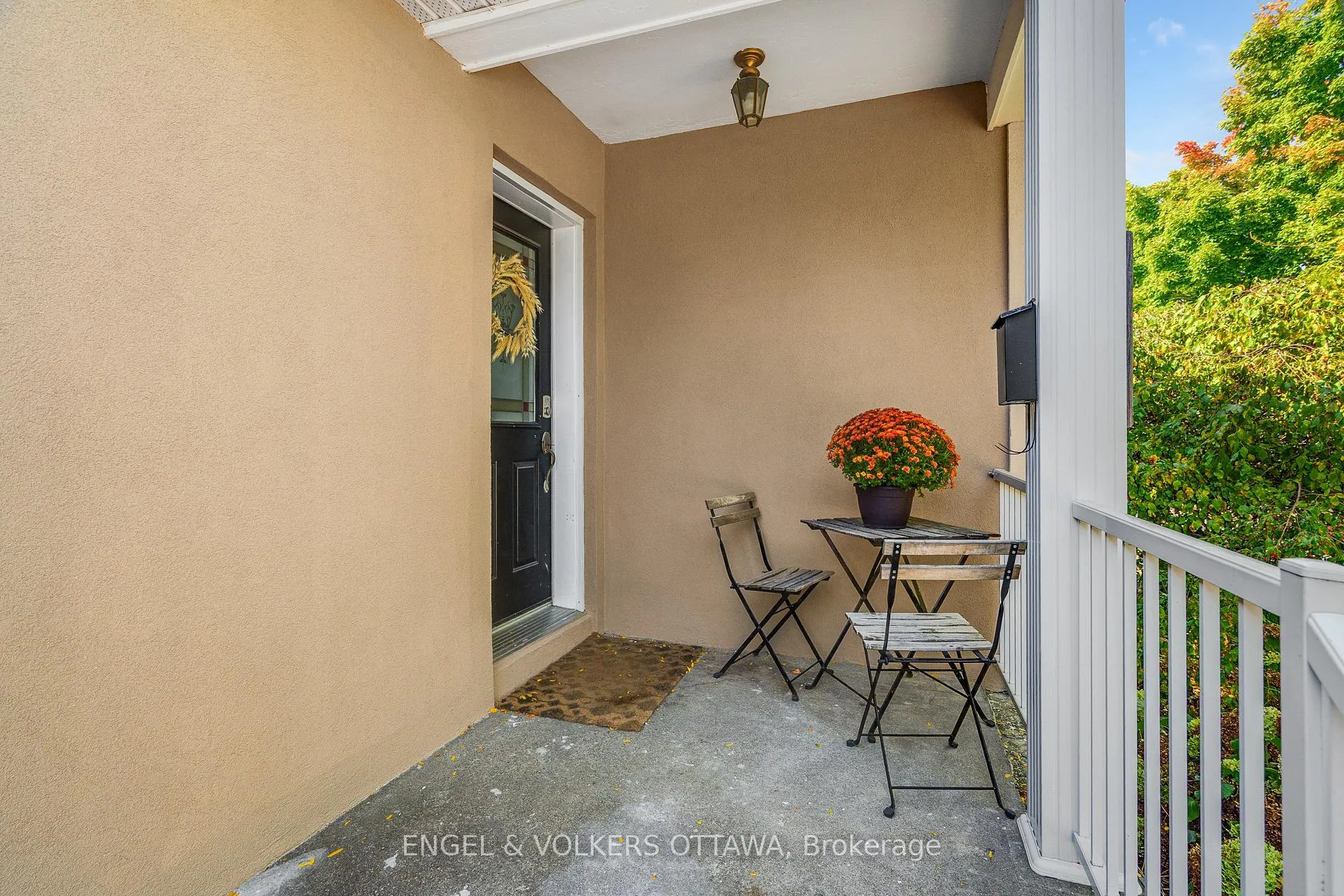 Photo 4 of 1270 Cheverton Avenue, Ottawa, Alta Vista — HOMEH