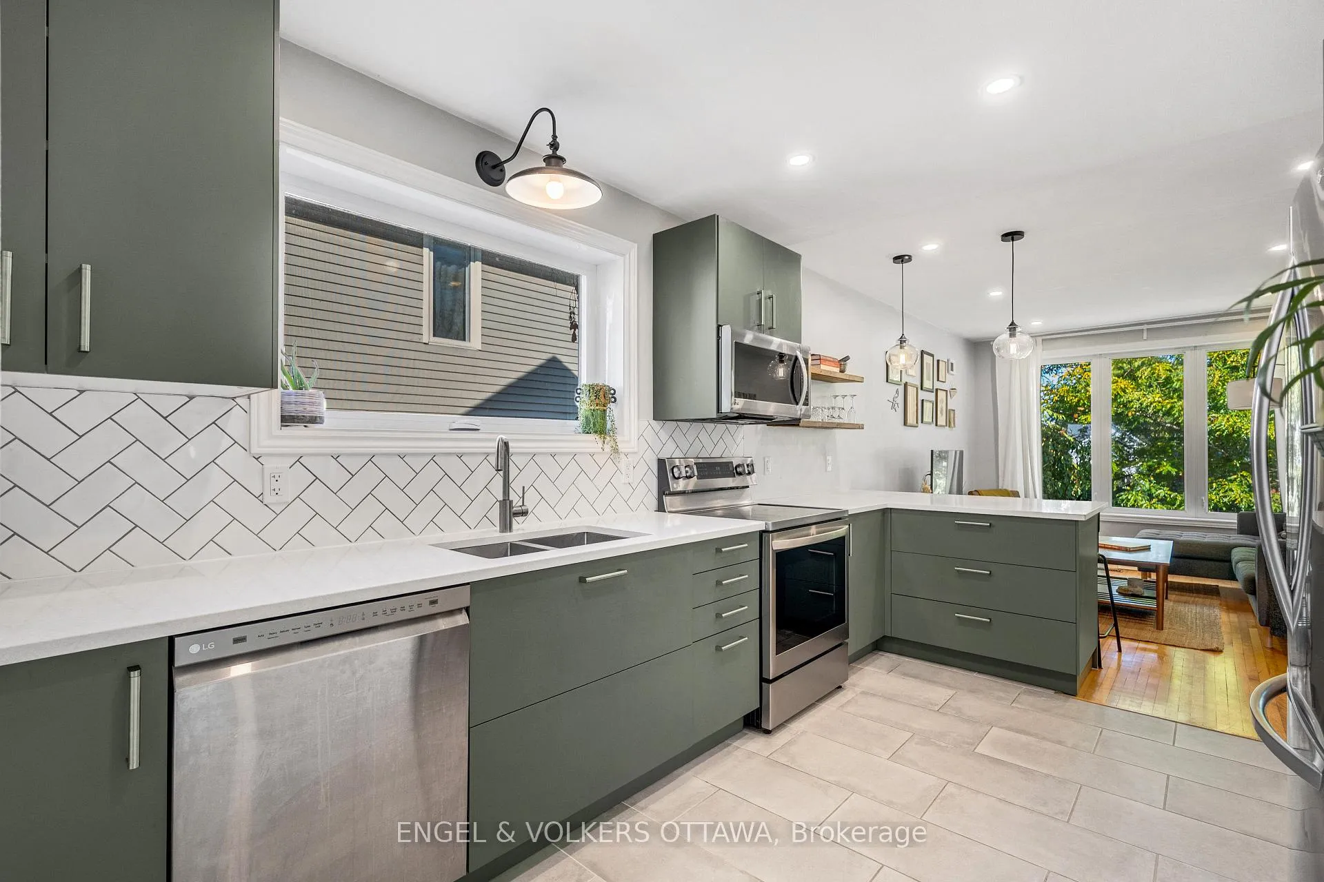 Photo 14 of 1270 Cheverton Avenue, Ottawa, Alta Vista — HOMEH