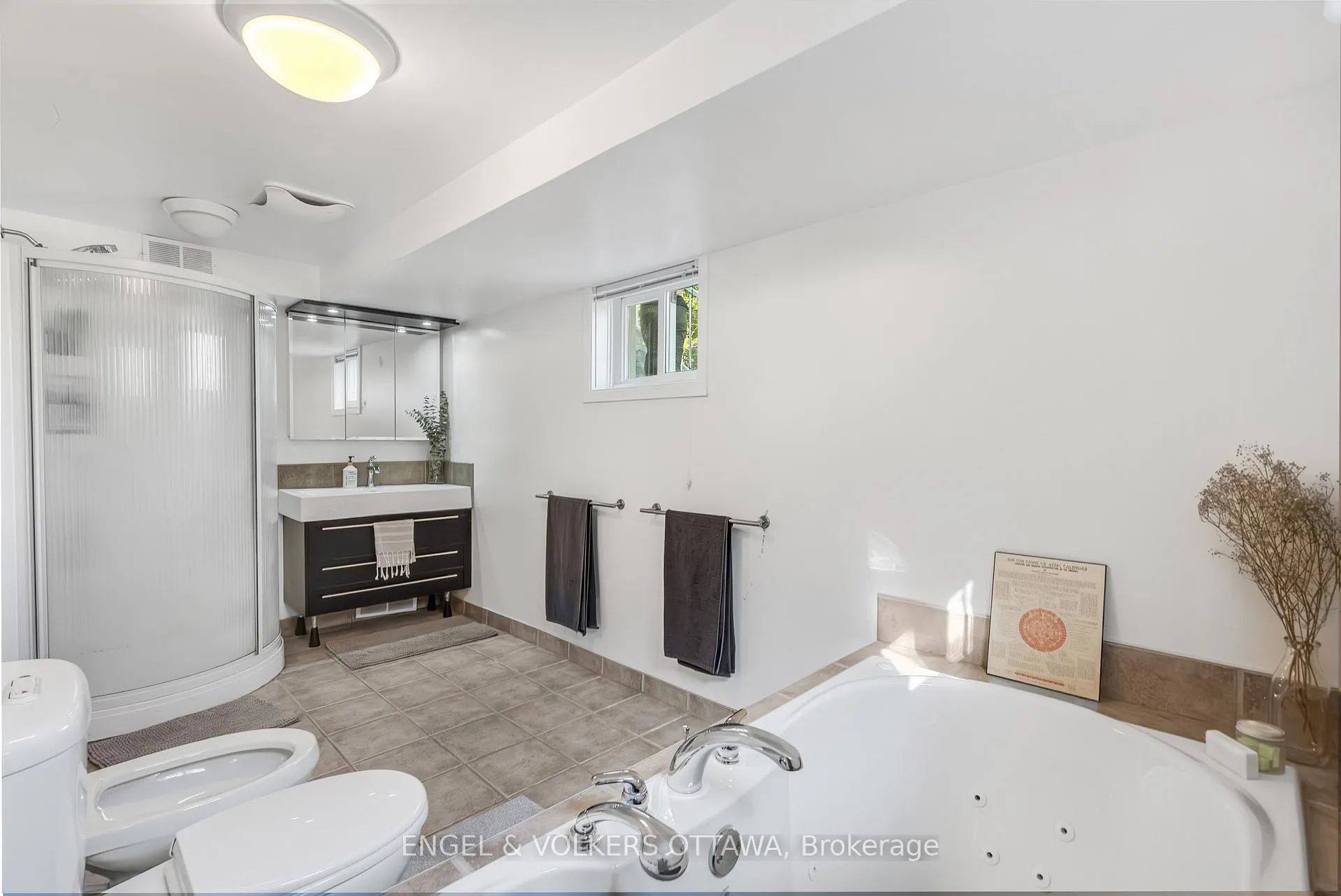 Photo 32 of 1270 Cheverton Avenue, Ottawa, Alta Vista — HOMEH