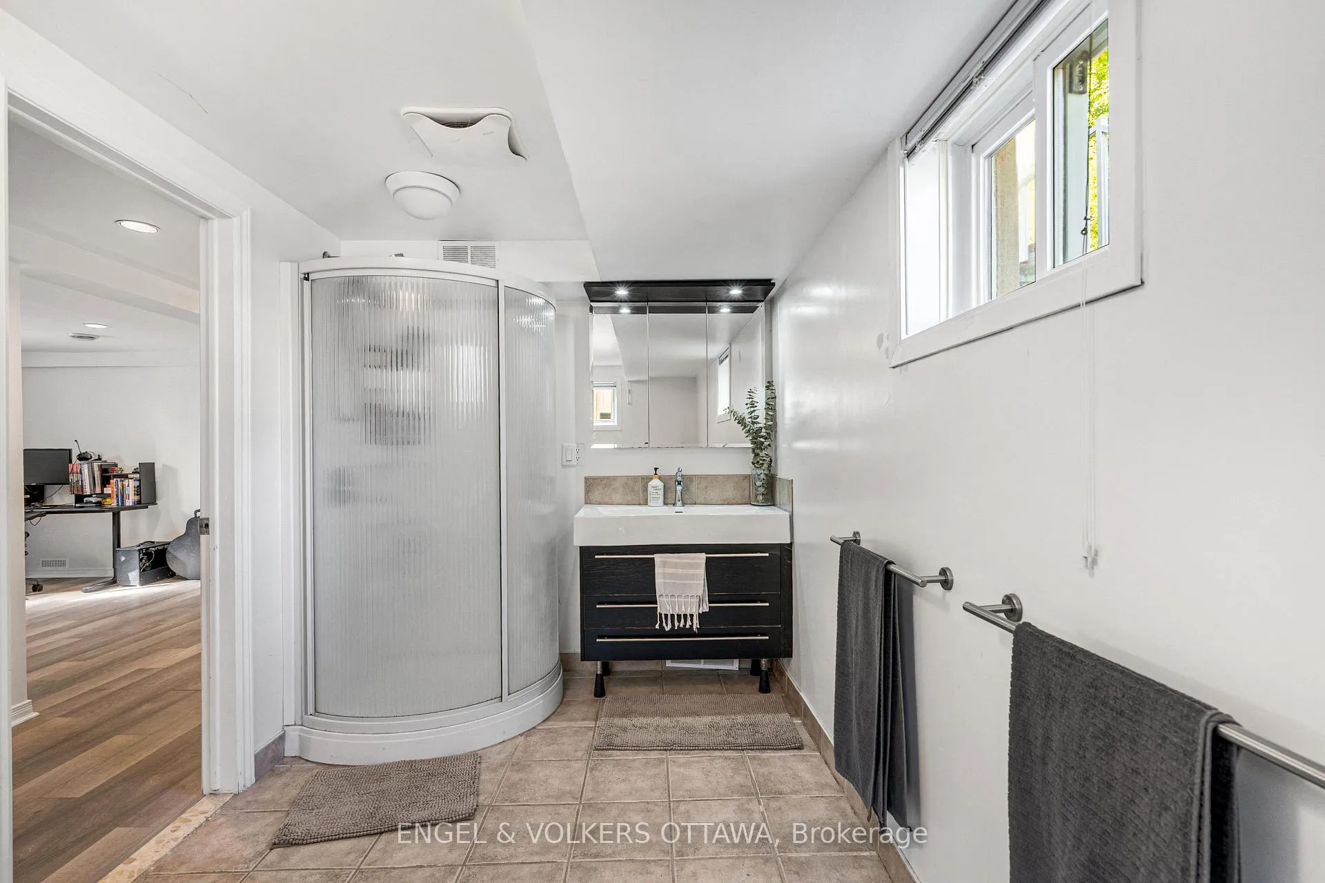 Photo 33 of 1270 Cheverton Avenue, Ottawa, Alta Vista — HOMEH