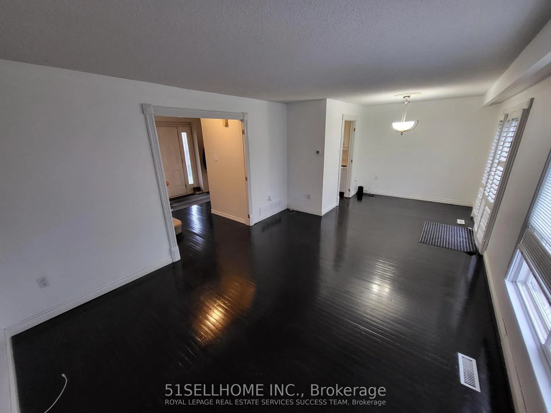 Photo 9 of 1142 Jamesway Boulevard, Oakville, Falgarwood — HOMEH