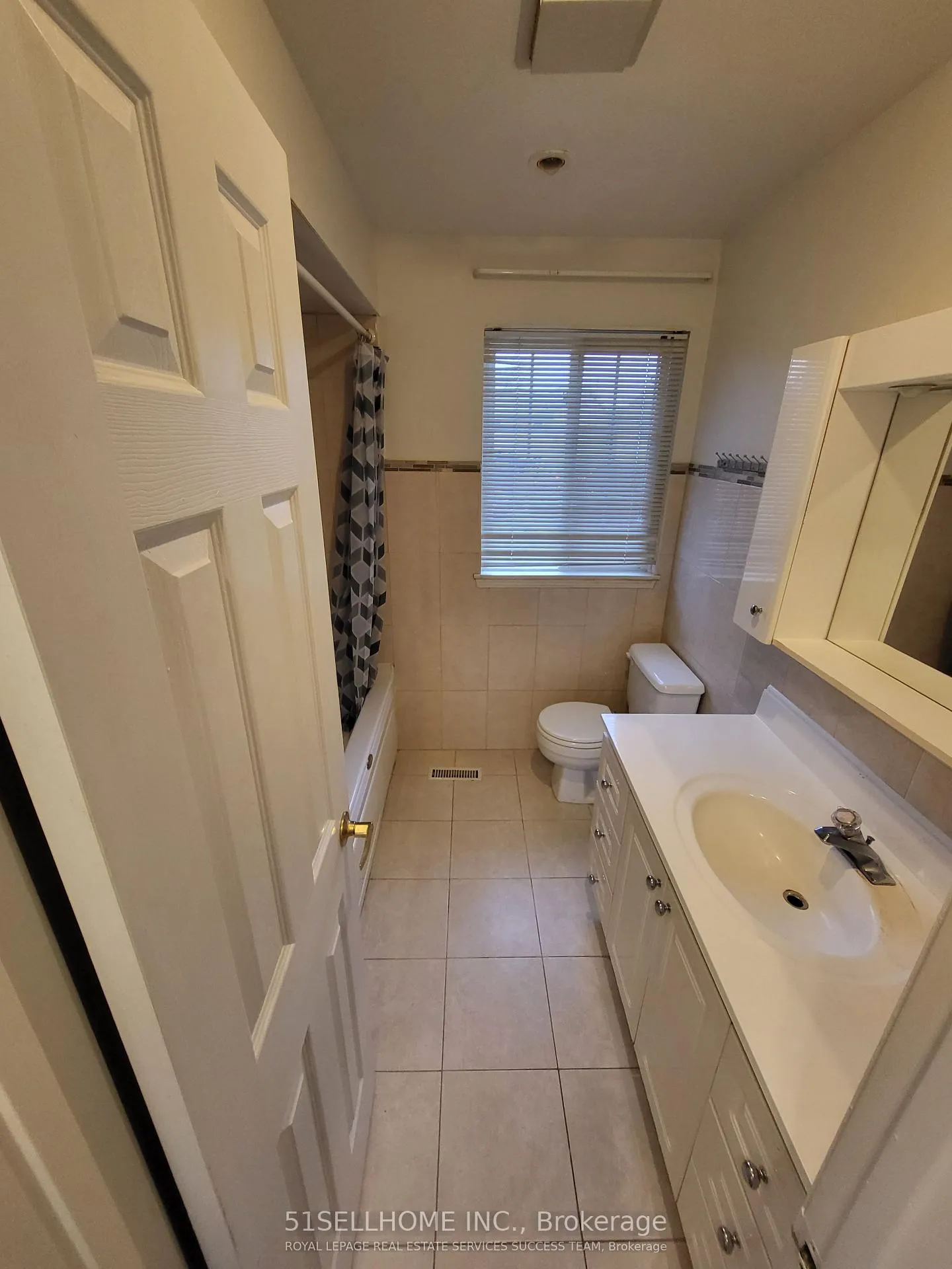 Photo 16 of 1142 Jamesway Boulevard, Oakville, Falgarwood — HOMEH