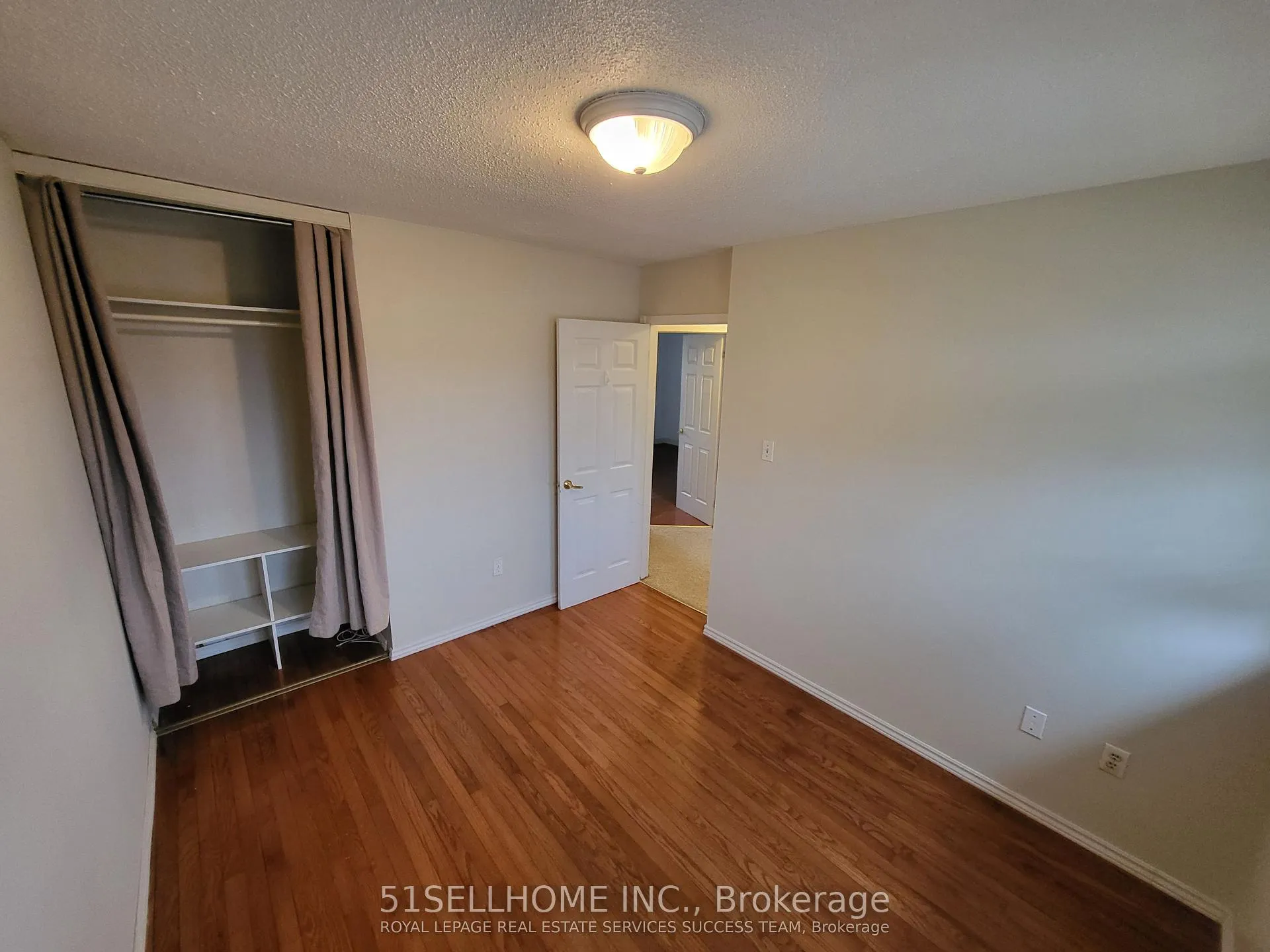 Photo 17 of 1142 Jamesway Boulevard, Oakville, Falgarwood — HOMEH