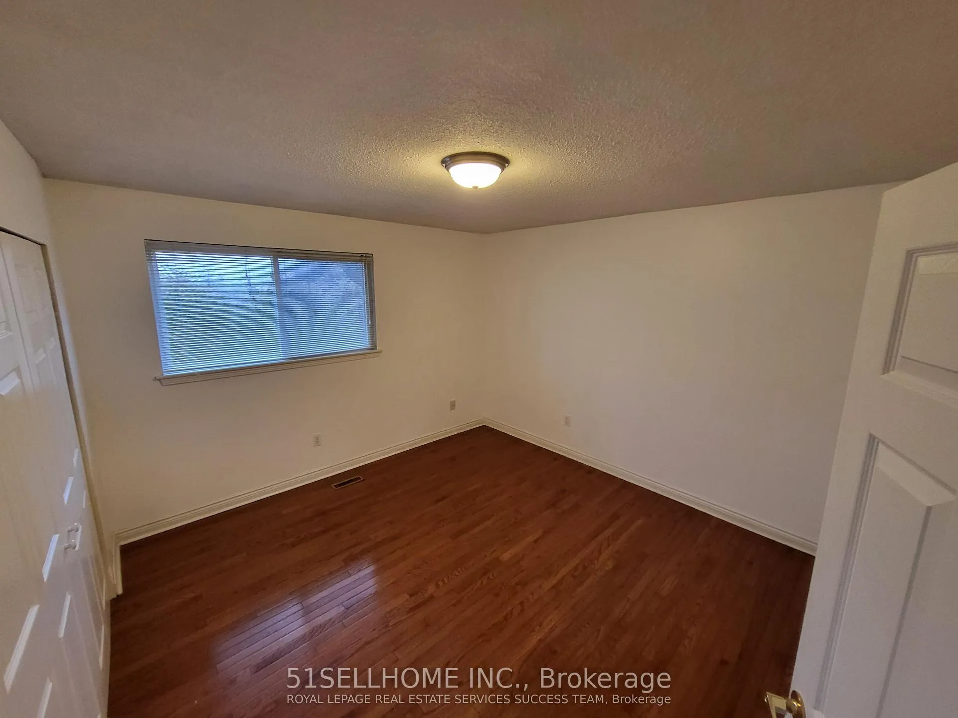 Photo 19 of 1142 Jamesway Boulevard, Oakville, Falgarwood — HOMEH