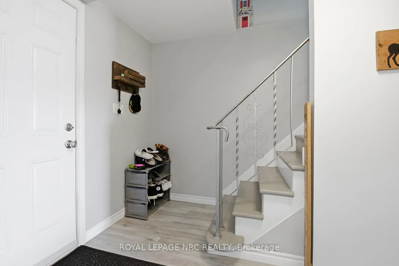 Photo 3 of Unit 12, 242 Lakeport Drive, St. Catharines, Lakeport — HOMEH