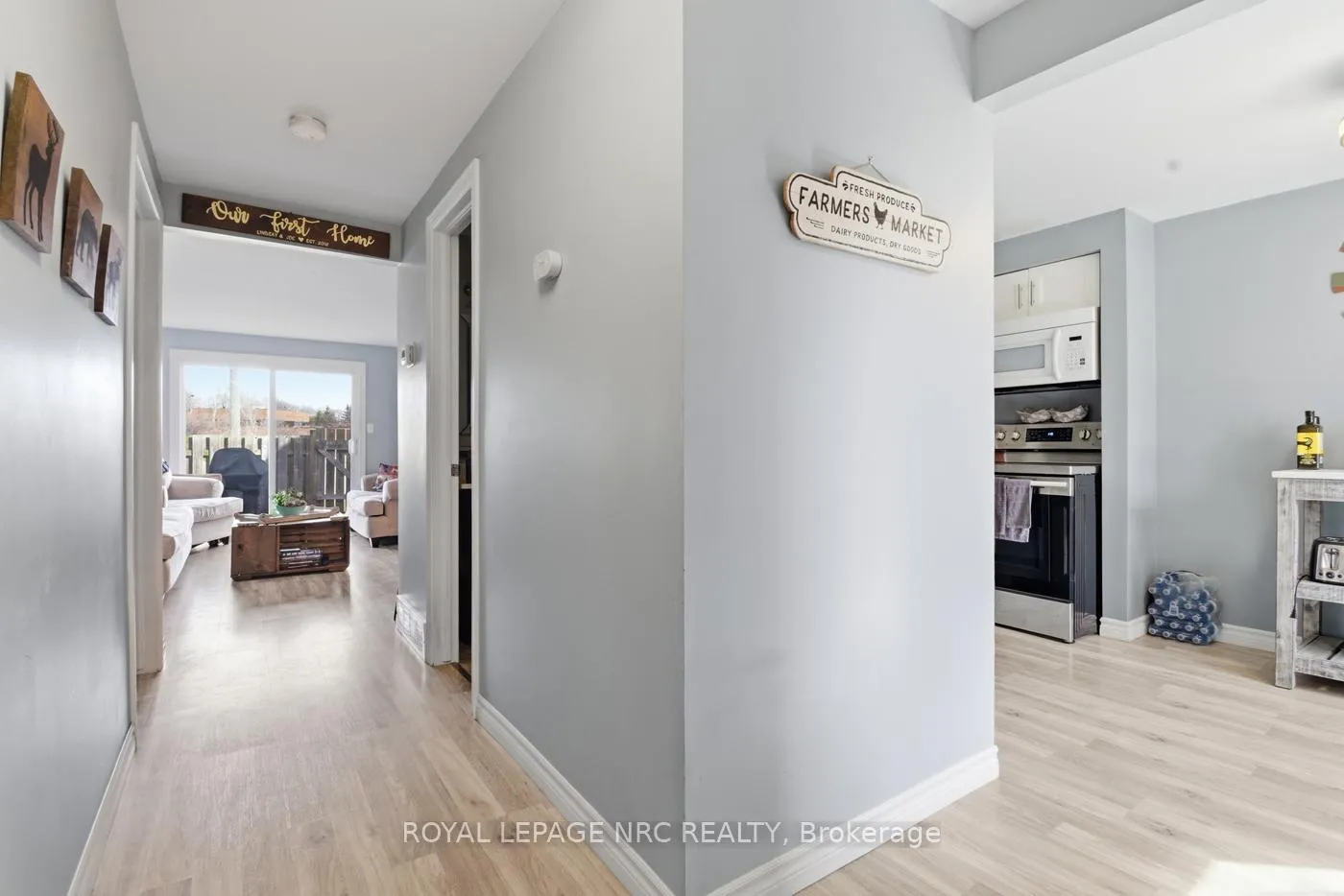 Photo 4 of Unit 12, 242 Lakeport Drive, St. Catharines, Lakeport — HOMEH