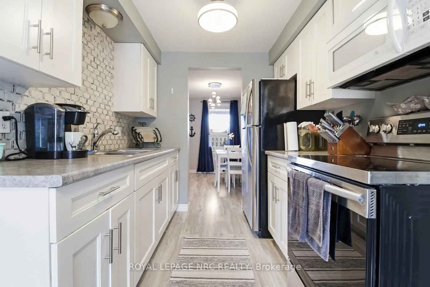 Photo 13 of Unit 12, 242 Lakeport Drive, St. Catharines, Lakeport — HOMEH