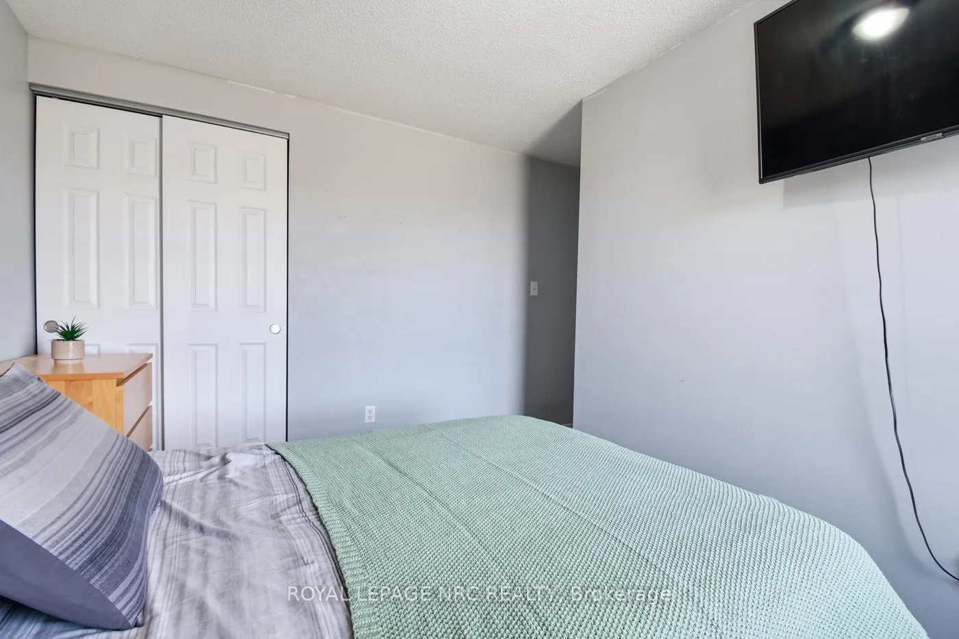 Photo 21 of Unit 12, 242 Lakeport Drive, St. Catharines, Lakeport — HOMEH