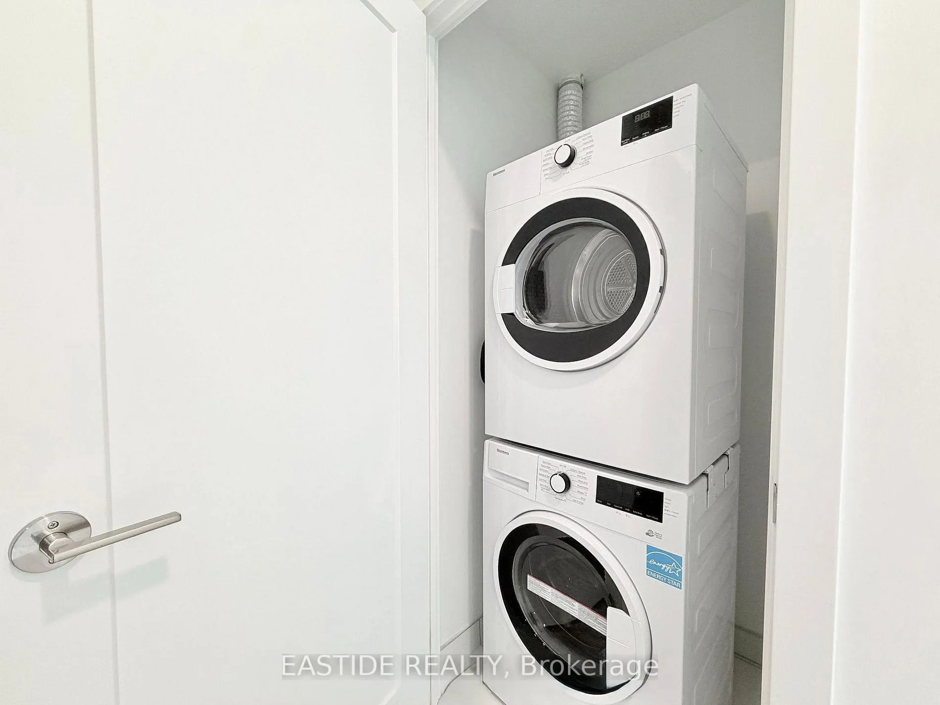 Photo 3 of Unit 1603, 9763 Markham Road, Markham, Greensborough — HOMEH