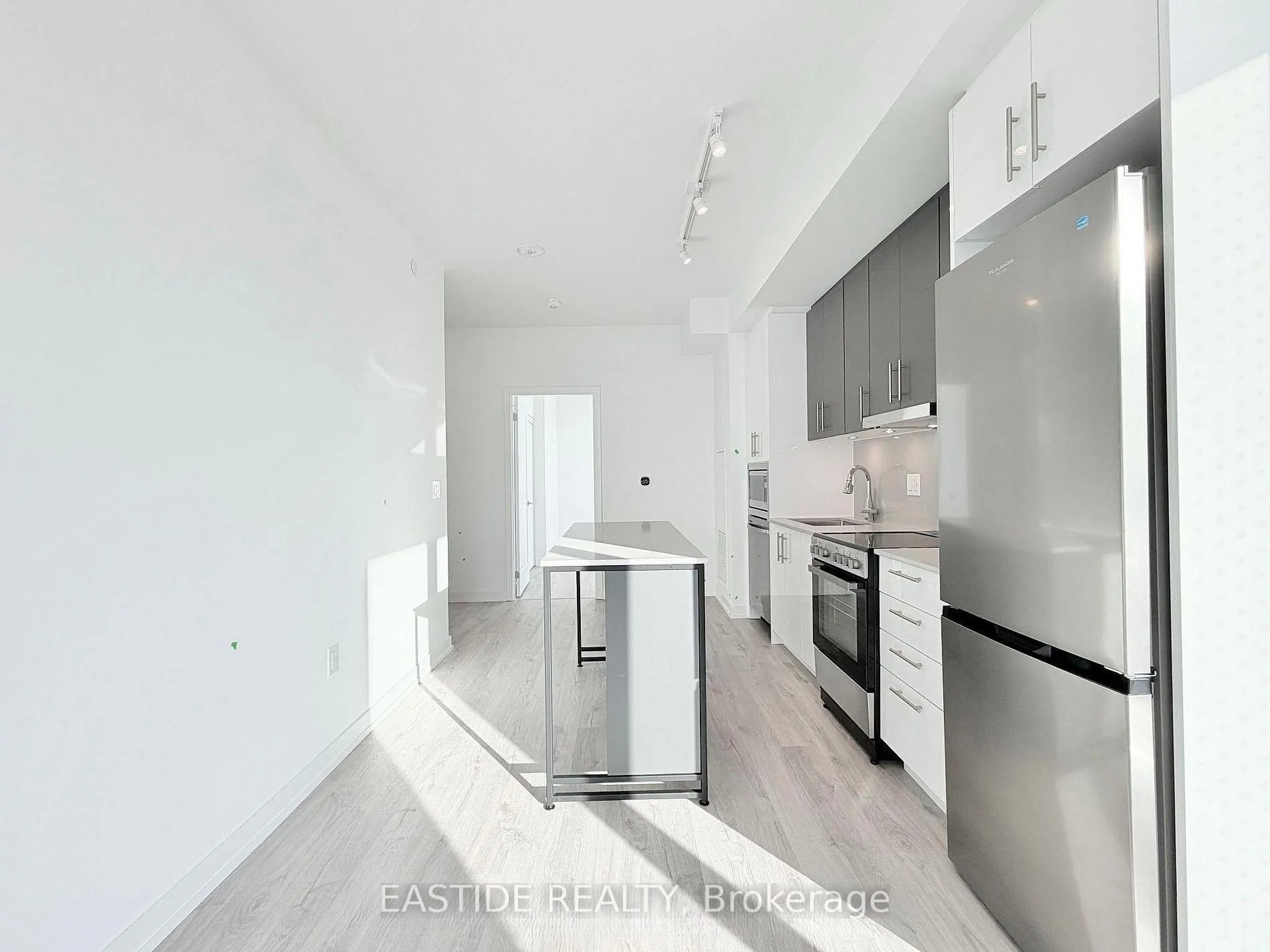 Photo 4 of Unit 1603, 9763 Markham Road, Markham, Greensborough — HOMEH