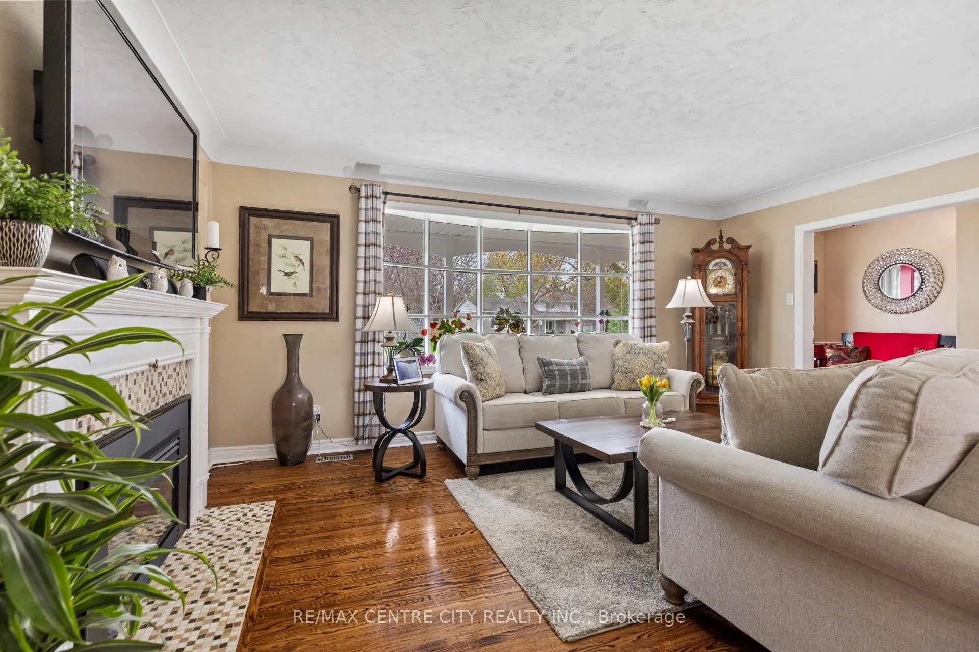 Photo 4 of 8 Parkview Drive, St. Thomas — HOMEH