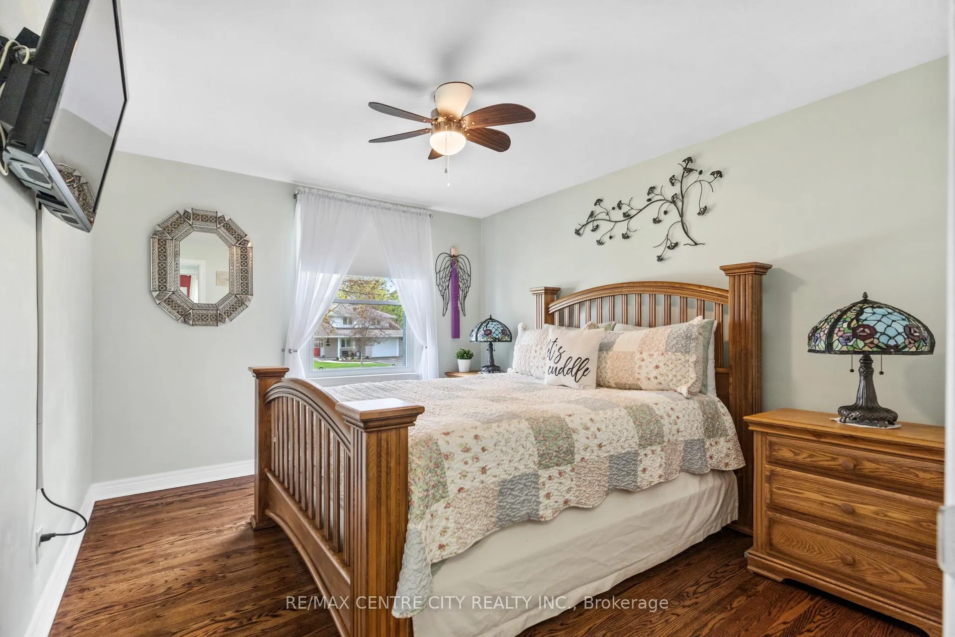 Photo 11 of 8 Parkview Drive, St. Thomas — HOMEH