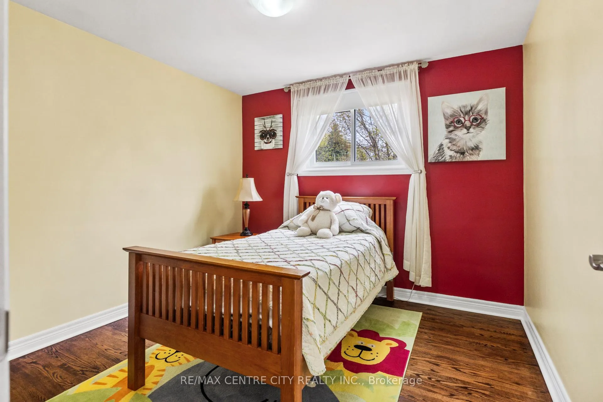 Photo 13 of 8 Parkview Drive, St. Thomas — HOMEH