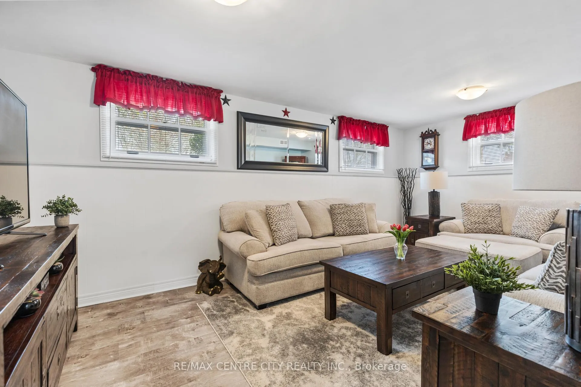 Photo 18 of 8 Parkview Drive, St. Thomas — HOMEH