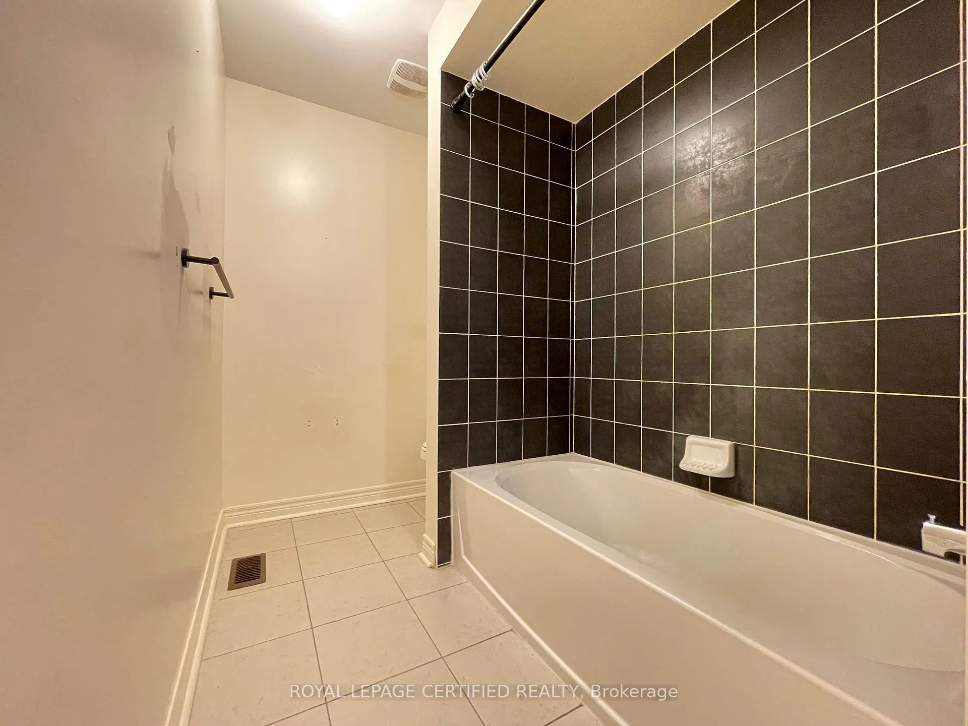 Photo 35 of 656 Mockridge Terr, Milton, Harrison — HOMEH