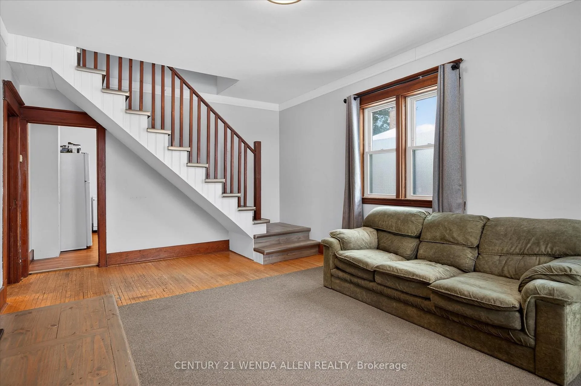 Photo 6 of 276 Mcgill Street, Peterborough, Otonabee Ward 1 — HOMEH