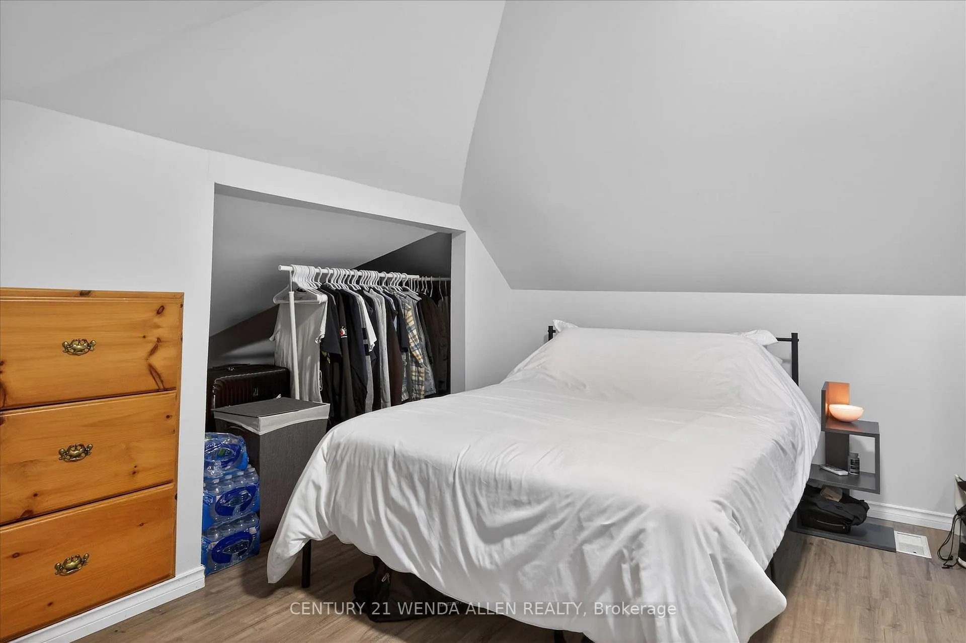 Photo 20 of 276 Mcgill Street, Peterborough, Otonabee Ward 1 — HOMEH