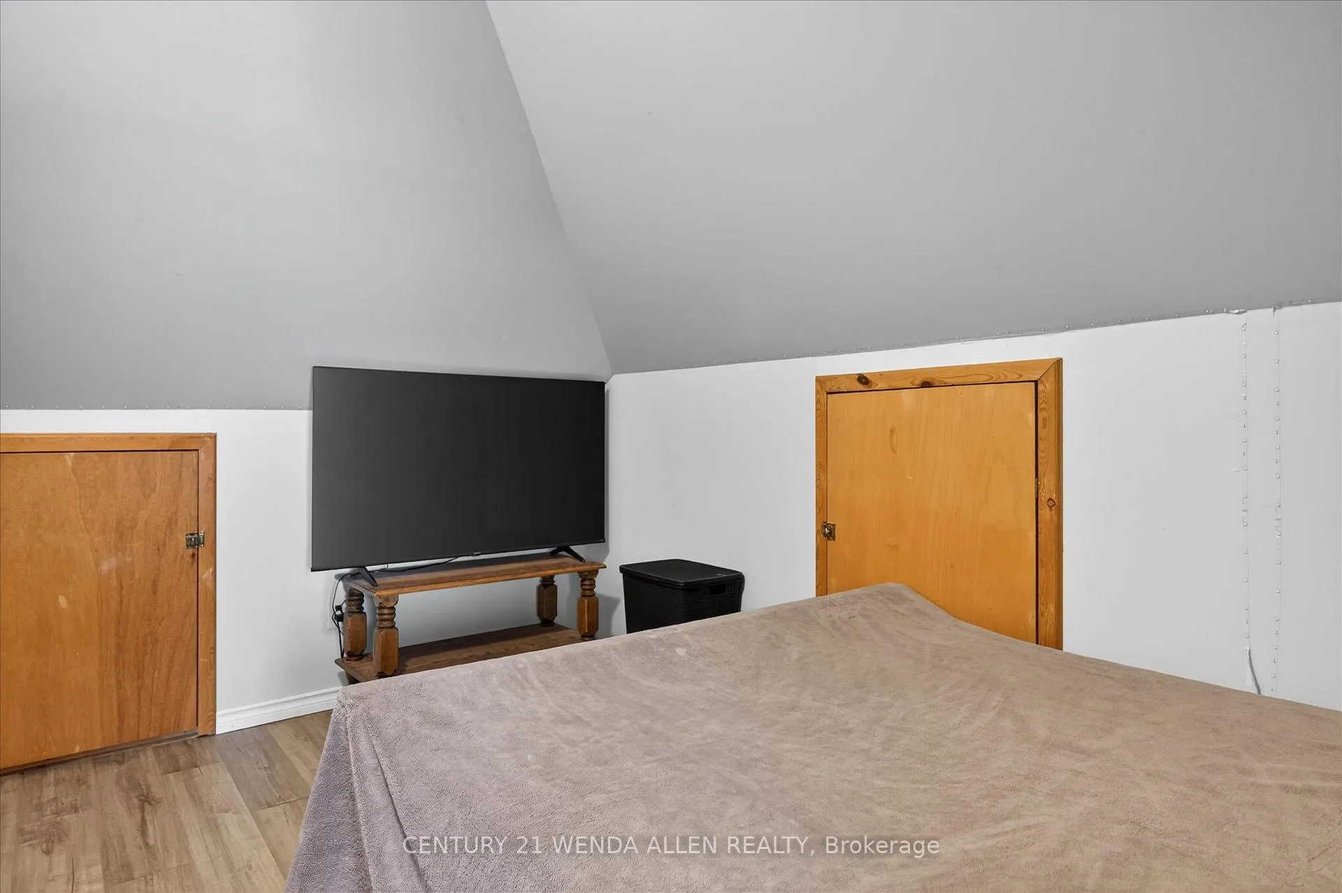 Photo 23 of 276 Mcgill Street, Peterborough, Otonabee Ward 1 — HOMEH