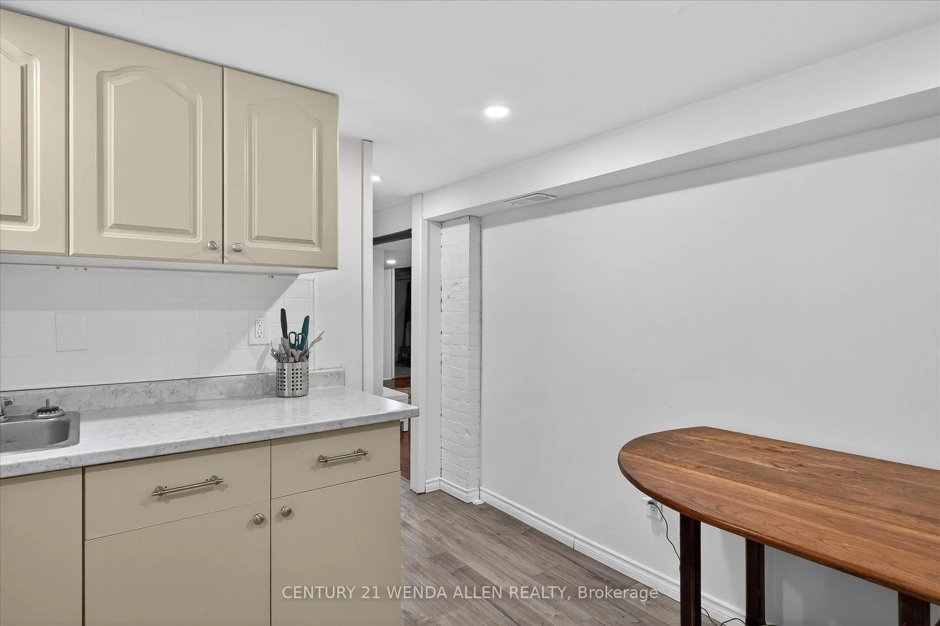 Photo 29 of 276 Mcgill Street, Peterborough, Otonabee Ward 1 — HOMEH