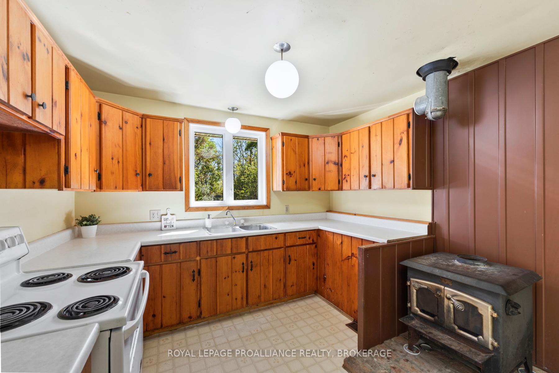 Photo 7 of 1136 Millhaven Road, Loyalist, Lennox and Addington - South — HOMEH