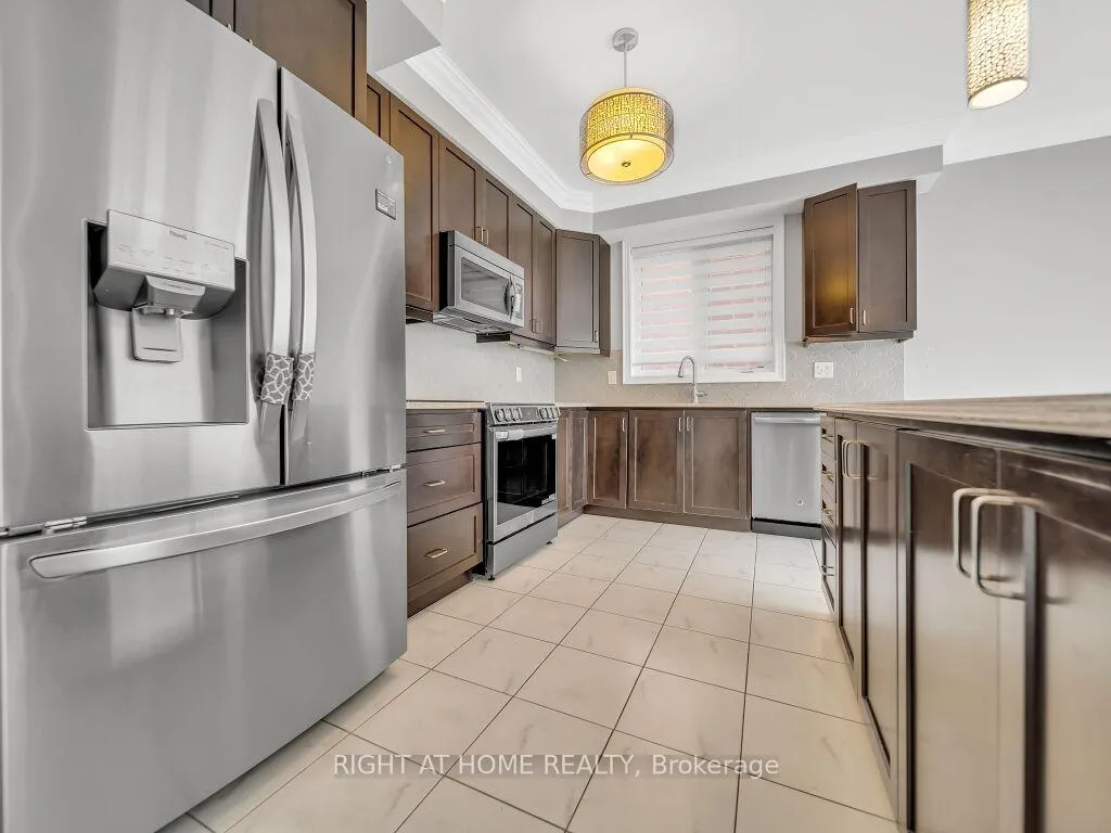 Photo 11 of 1348 Whitney Terrace, Milton, Ford — HOMEH