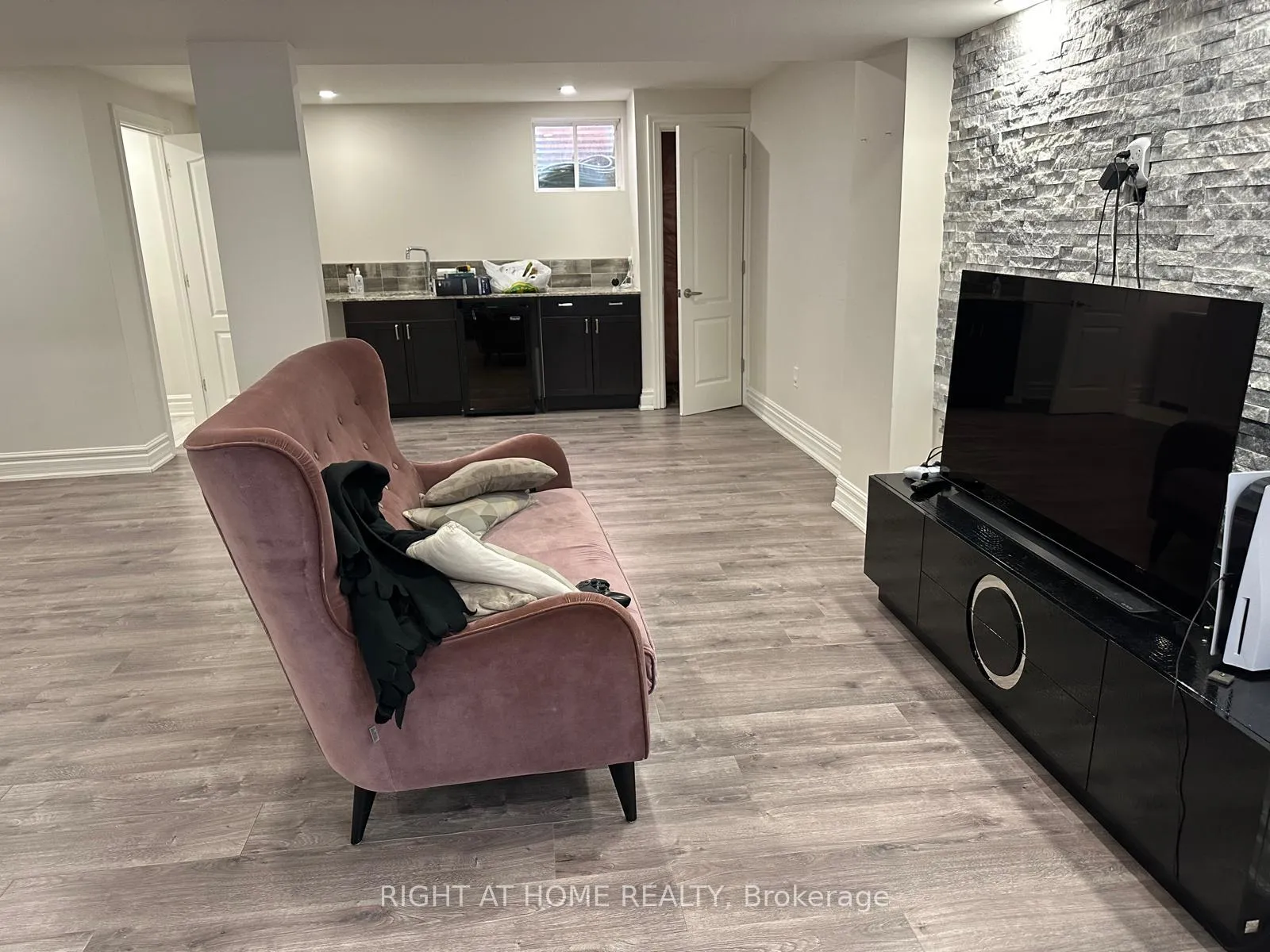 Photo 39 of 1348 Whitney Terrace, Milton, Ford — HOMEH