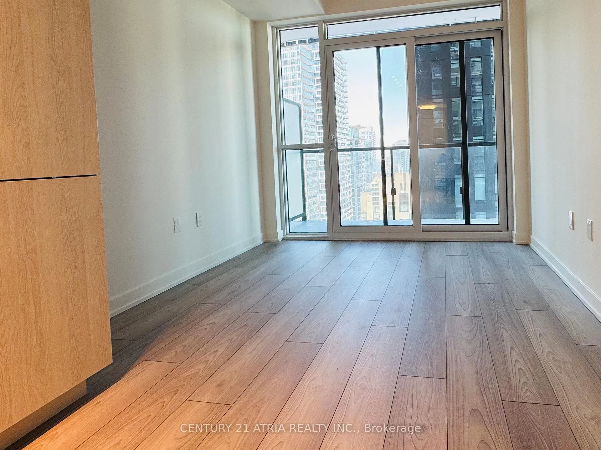 Photo 3 of Unit 2304, 110 Broadway Avenue, Toronto, Mount Pleasant West — HOMEH