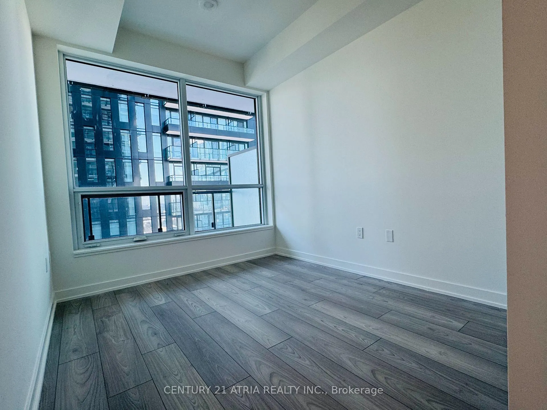 Photo 4 of Unit 2304, 110 Broadway Avenue, Toronto, Mount Pleasant West — HOMEH