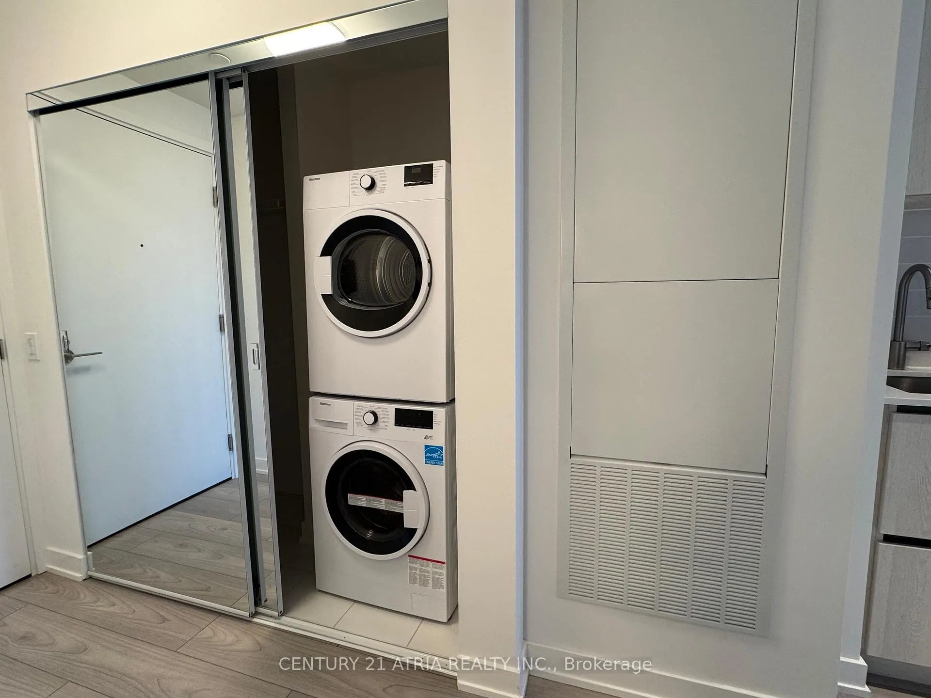 Photo 12 of Unit 2304, 110 Broadway Avenue, Toronto, Mount Pleasant West — HOMEH