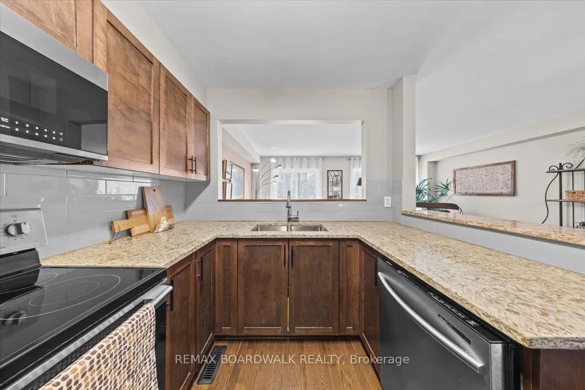 Photo 16 of 265 Parkrose Private, Ottawa, Chatelaine Village — HOMEH