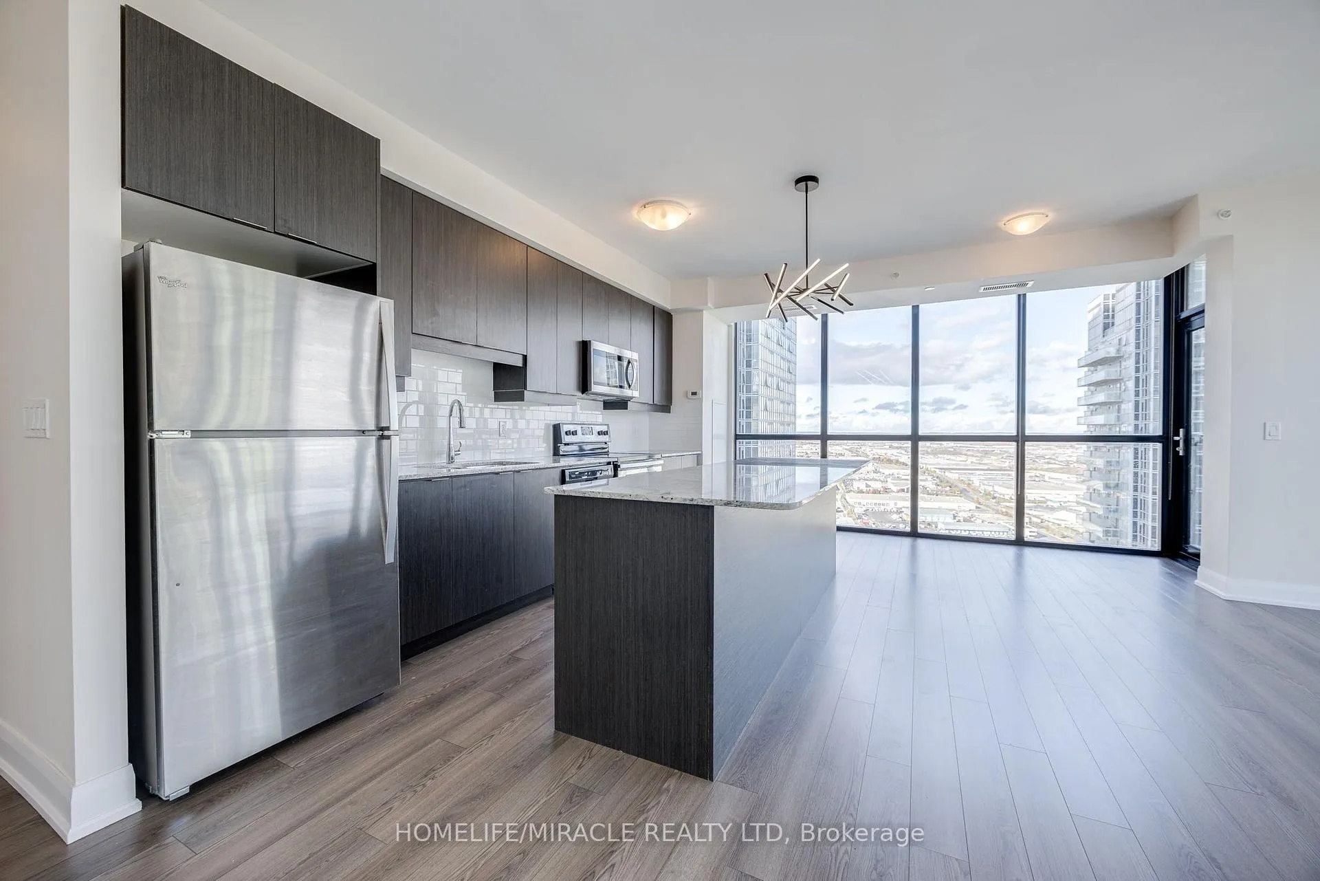 Photo 6 of Unit 3307, 2910 Highway 7 Road, Vaughan, Concord — HOMEH