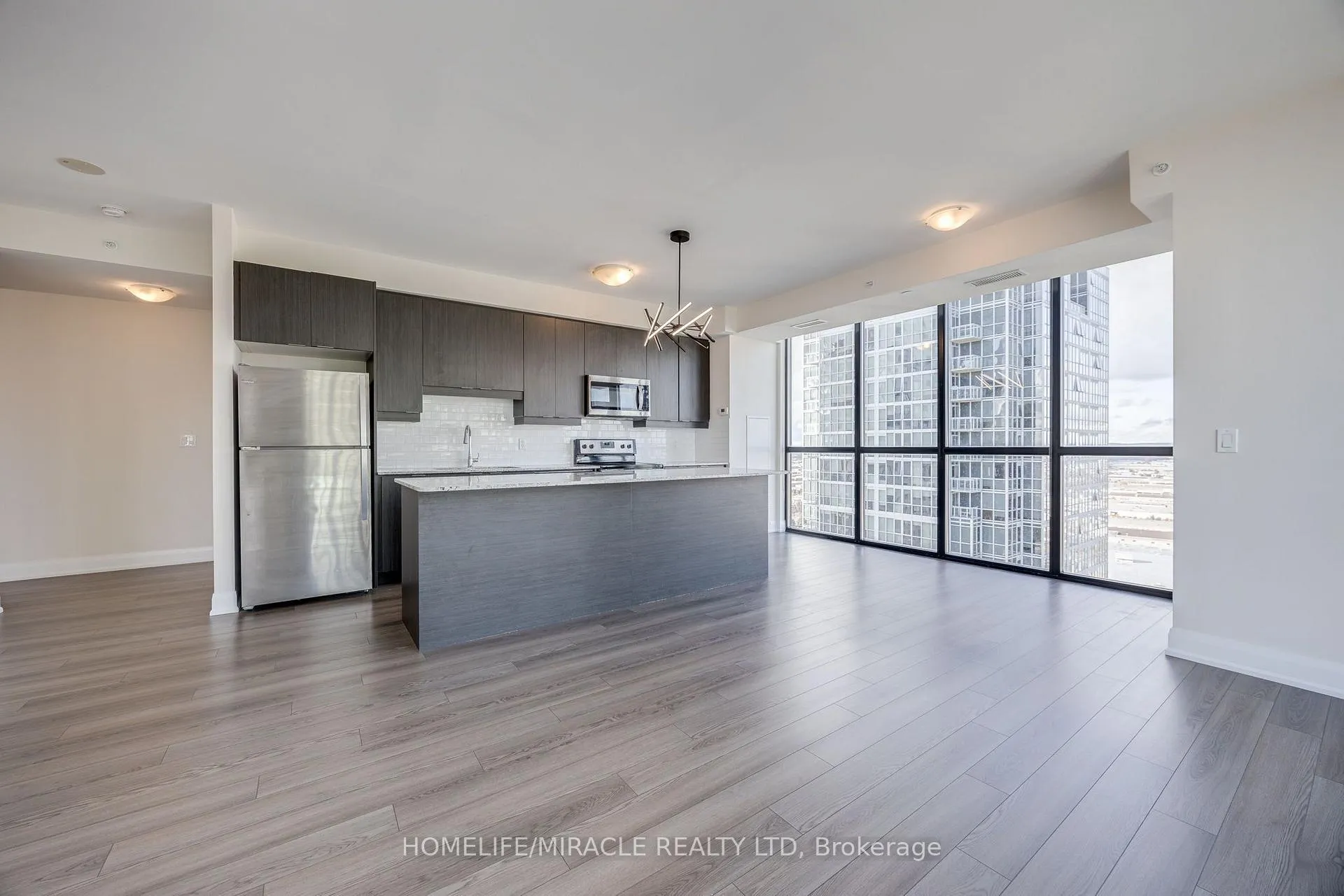 Photo 7 of Unit 3307, 2910 Highway 7 Road, Vaughan, Concord — HOMEH