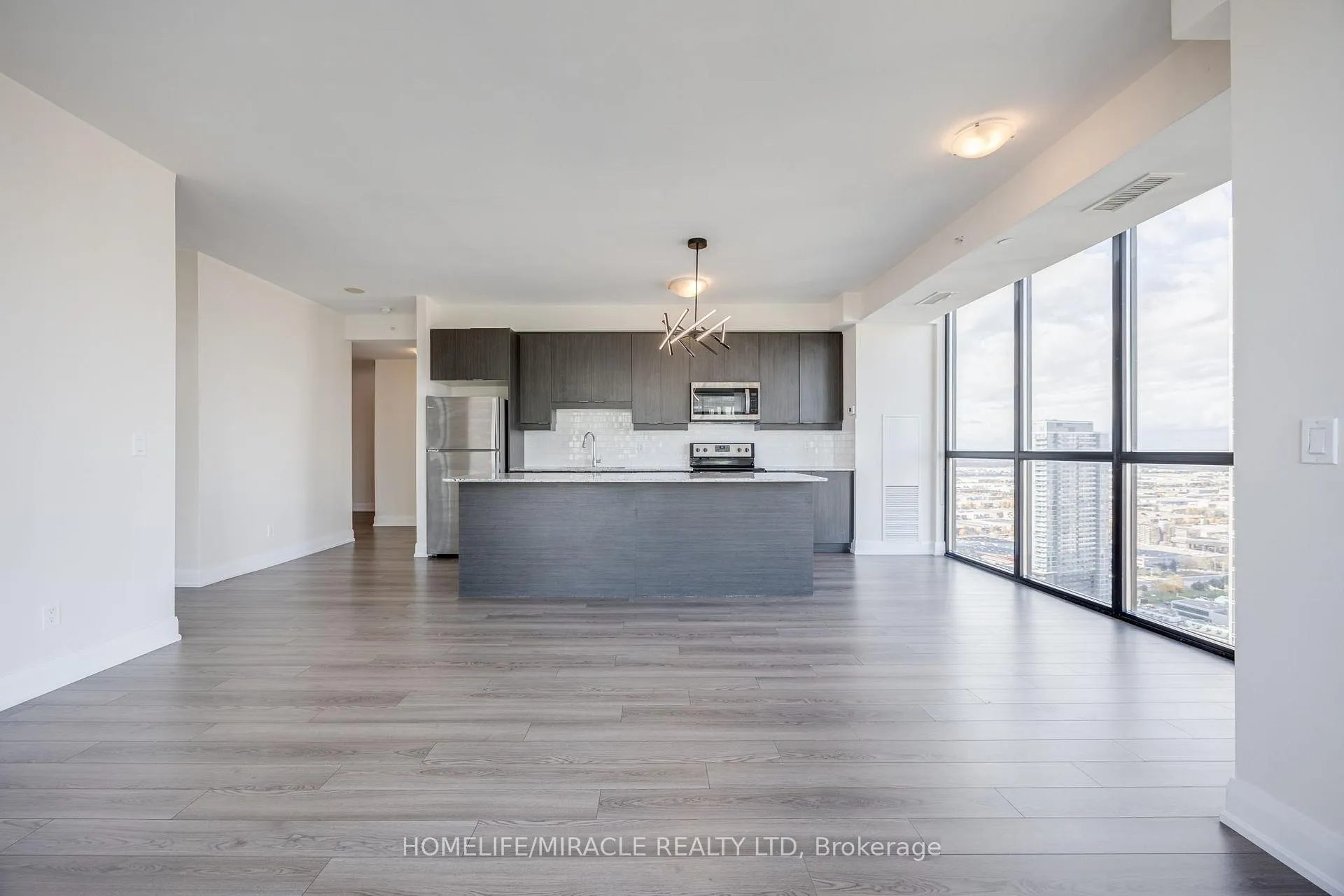 Photo 8 of Unit 3307, 2910 Highway 7 Road, Vaughan, Concord — HOMEH