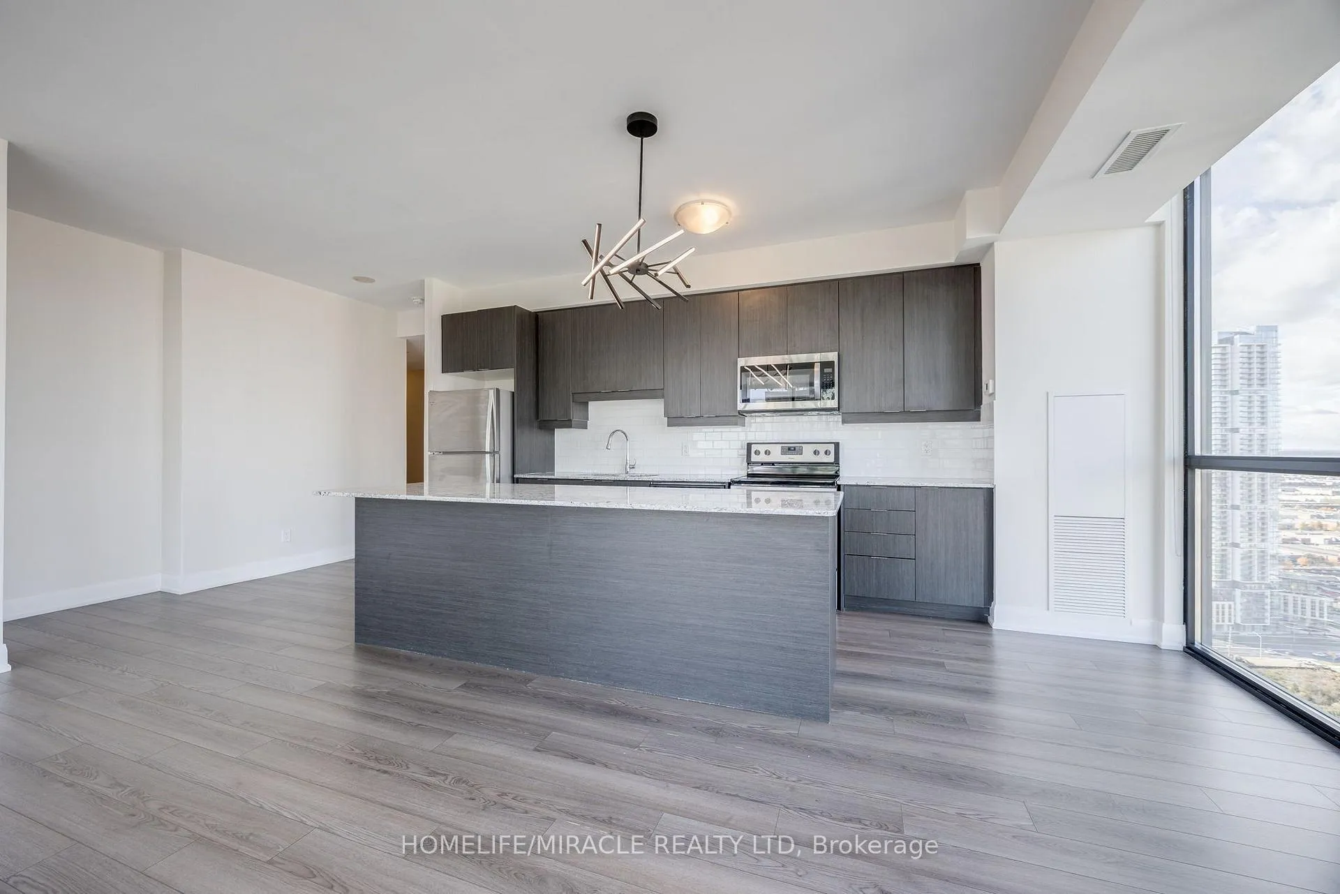 Photo 9 of Unit 3307, 2910 Highway 7 Road, Vaughan, Concord — HOMEH
