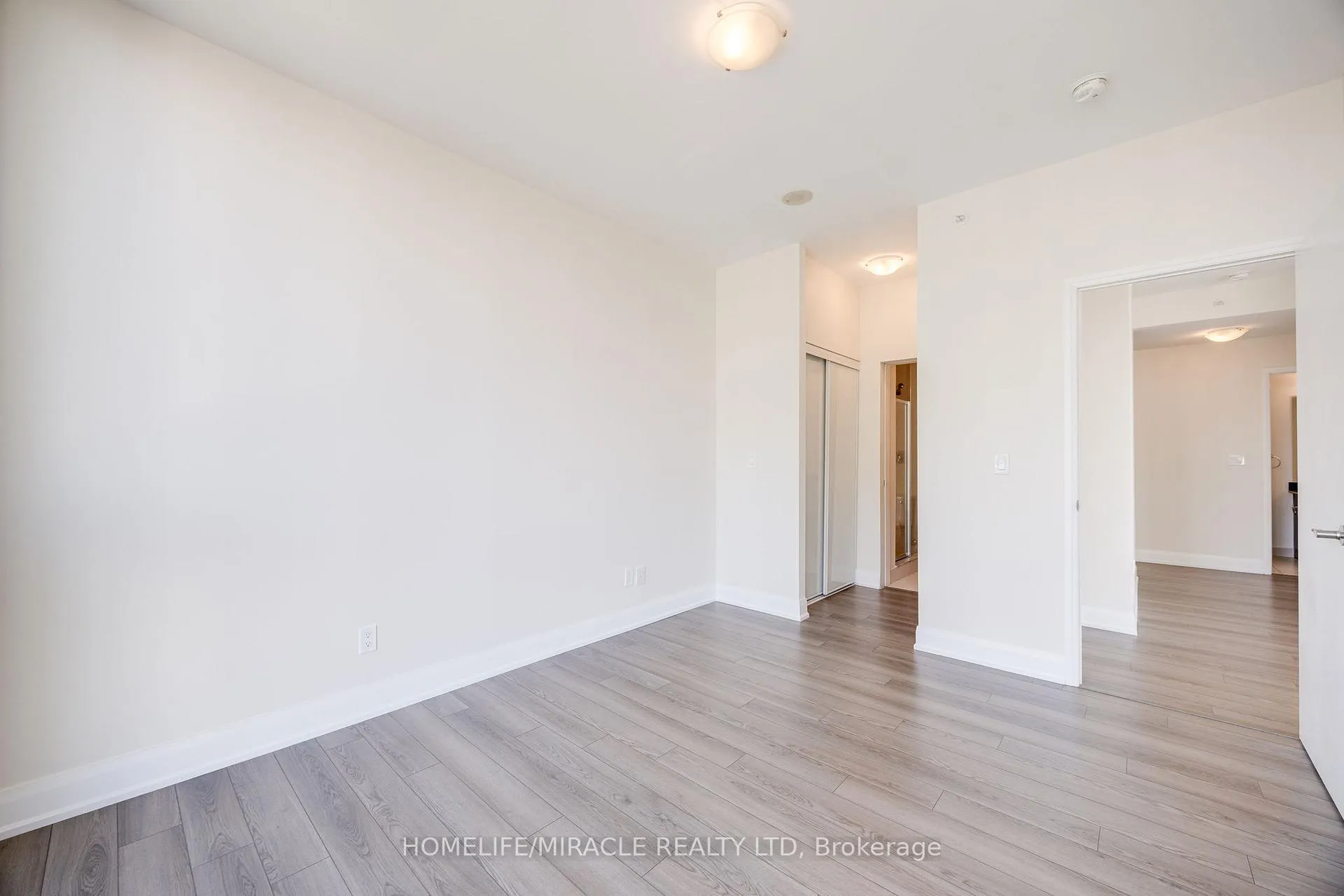 Photo 16 of Unit 3307, 2910 Highway 7 Road, Vaughan, Concord — HOMEH