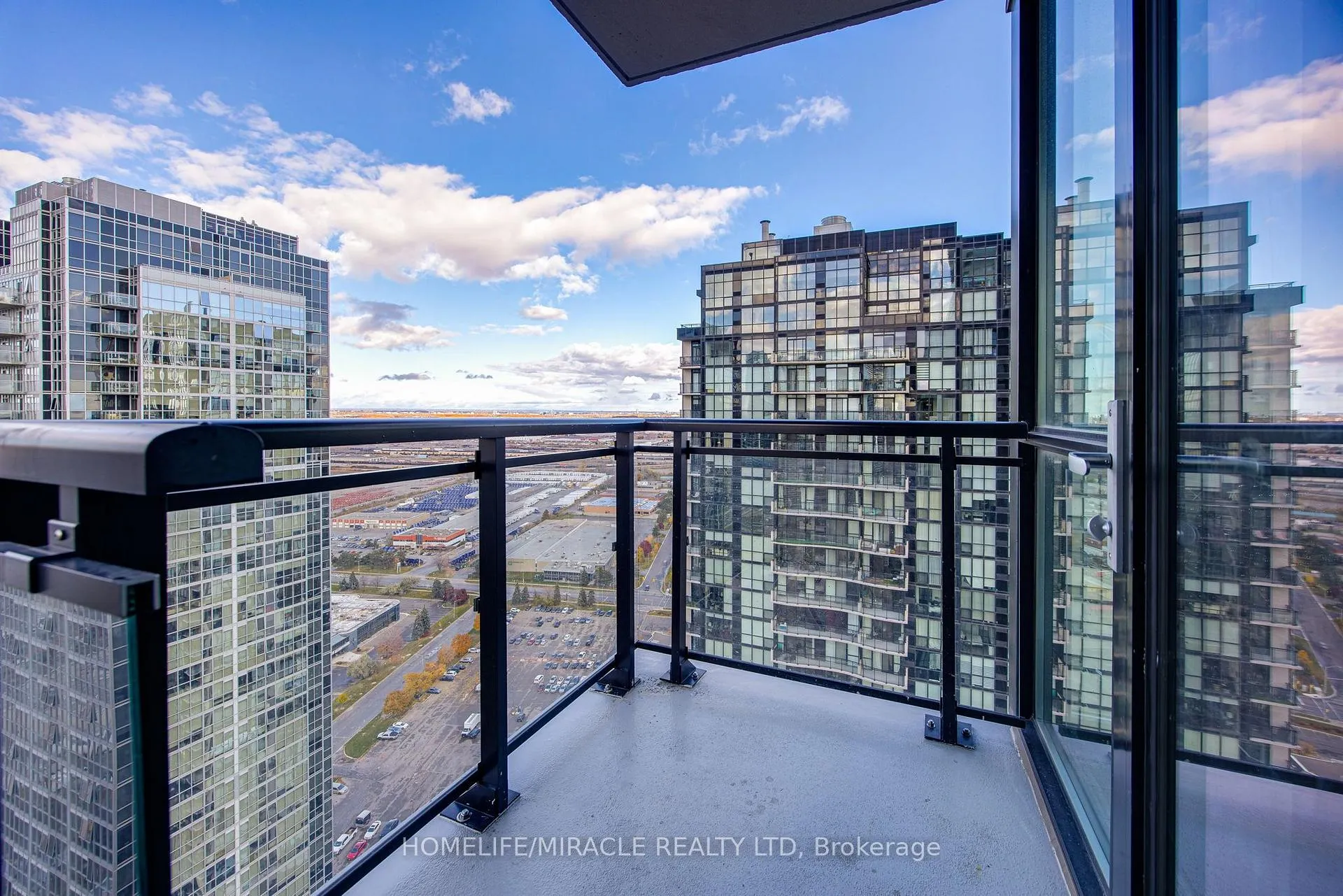 Photo 27 of Unit 3307, 2910 Highway 7 Road, Vaughan, Concord — HOMEH