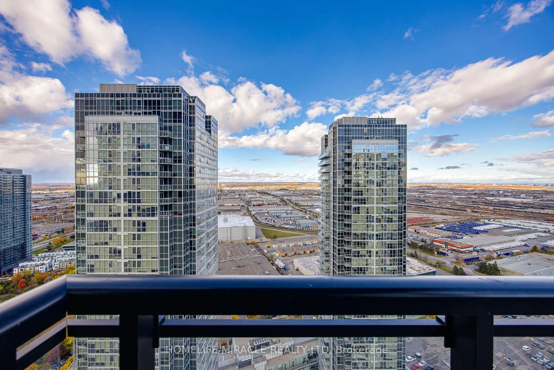 Photo 28 of Unit 3307, 2910 Highway 7 Road, Vaughan, Concord — HOMEH