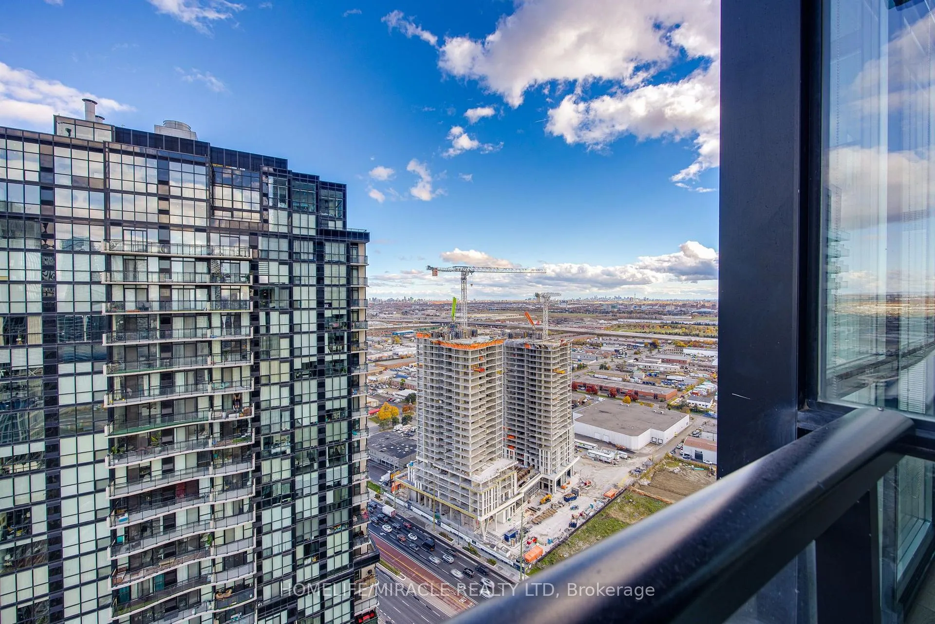 Photo 31 of Unit 3307, 2910 Highway 7 Road, Vaughan, Concord — HOMEH