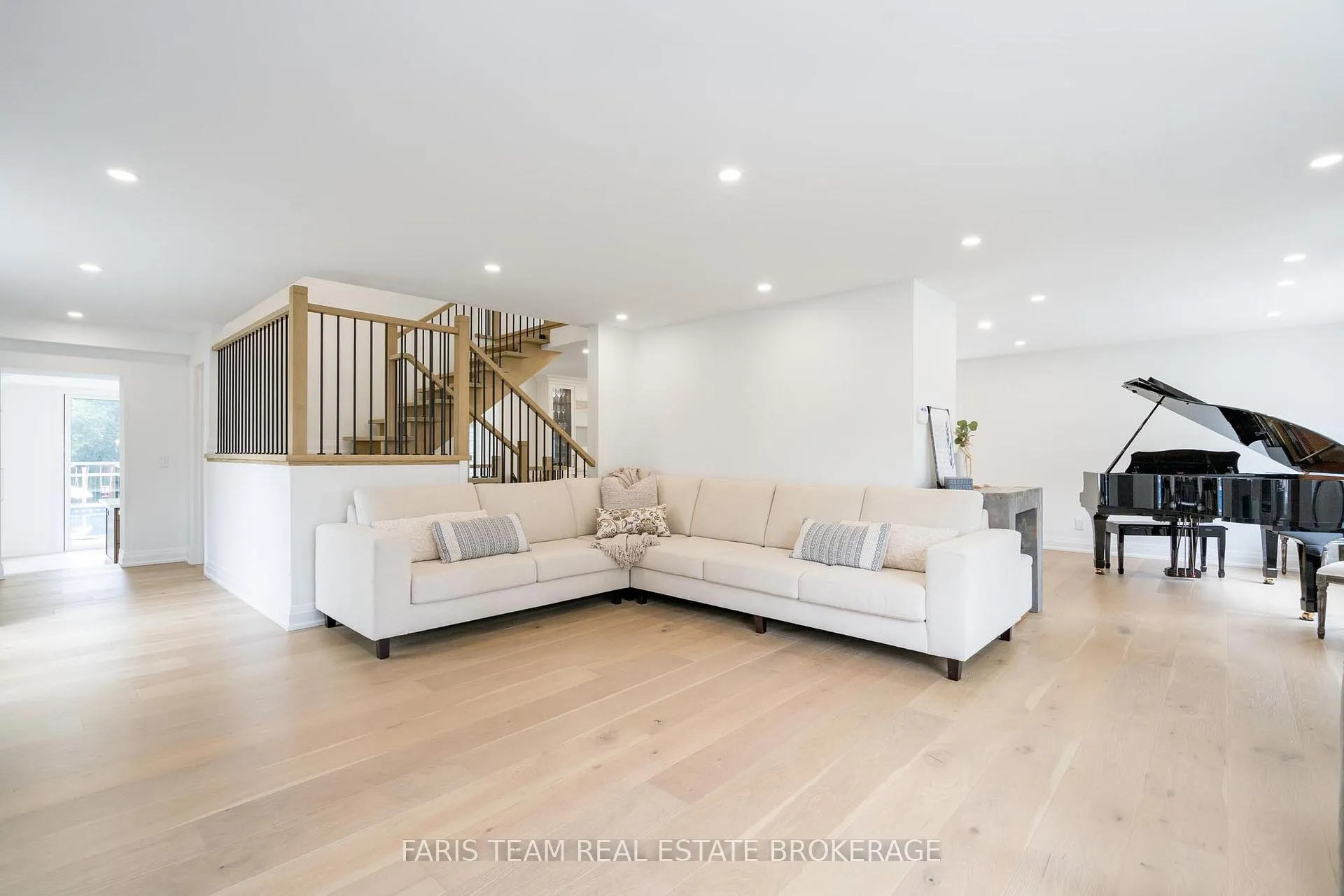 Photo 15 of 1174 Belle Aire Beach Road, Innisfil, Rural Innisfil — HOMEH