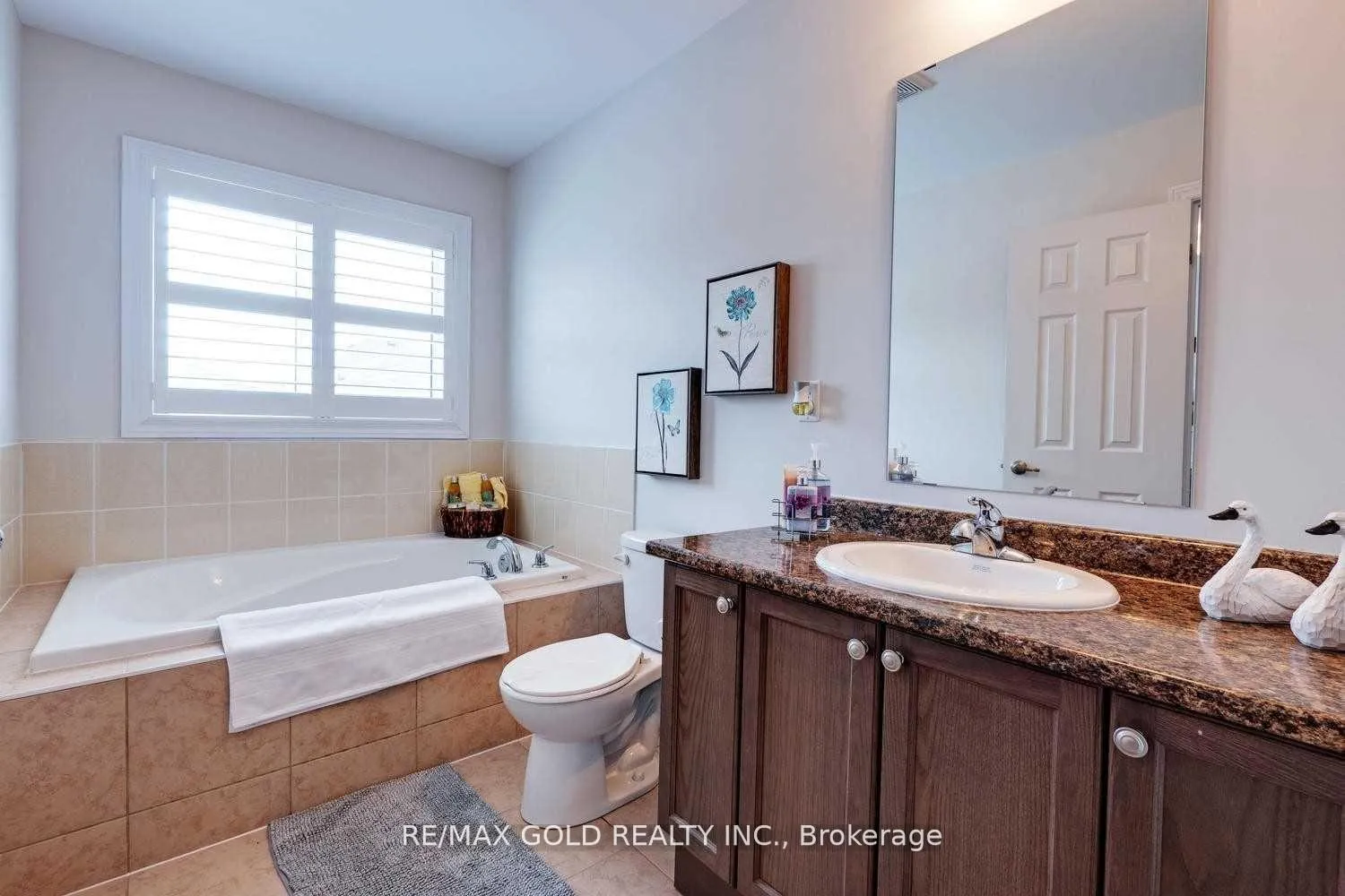 Photo 13 of Unit Upper, 71 Lanark Circle, Brampton, Credit Valley — HOMEH