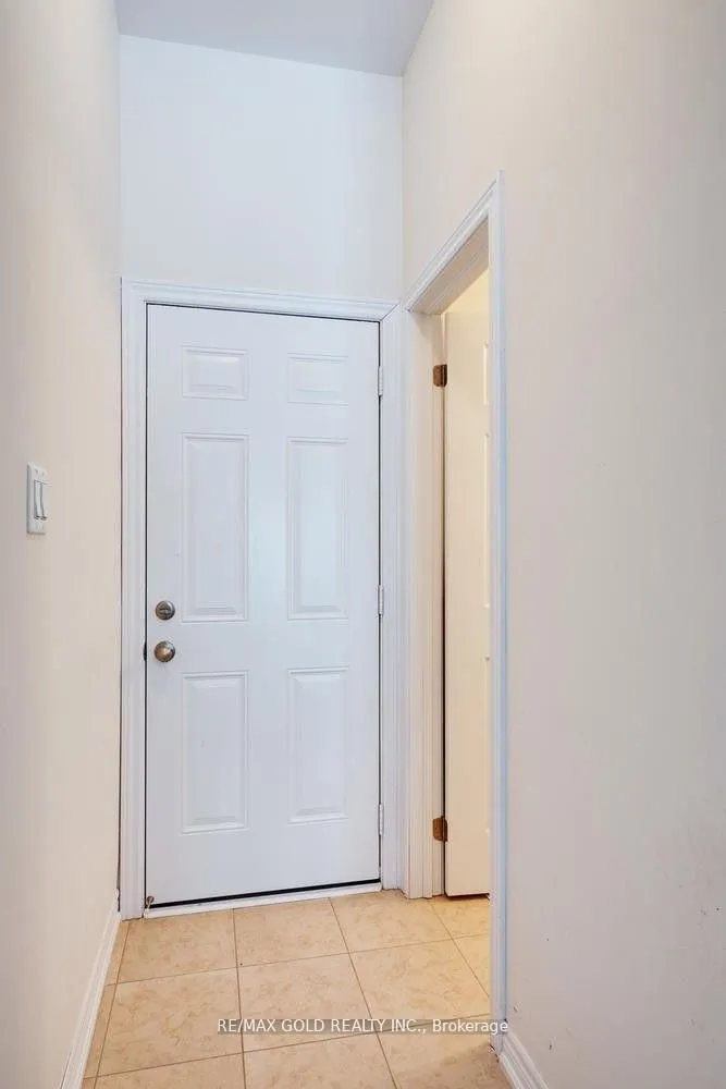 Photo 18 of Unit Upper, 71 Lanark Circle, Brampton, Credit Valley — HOMEH
