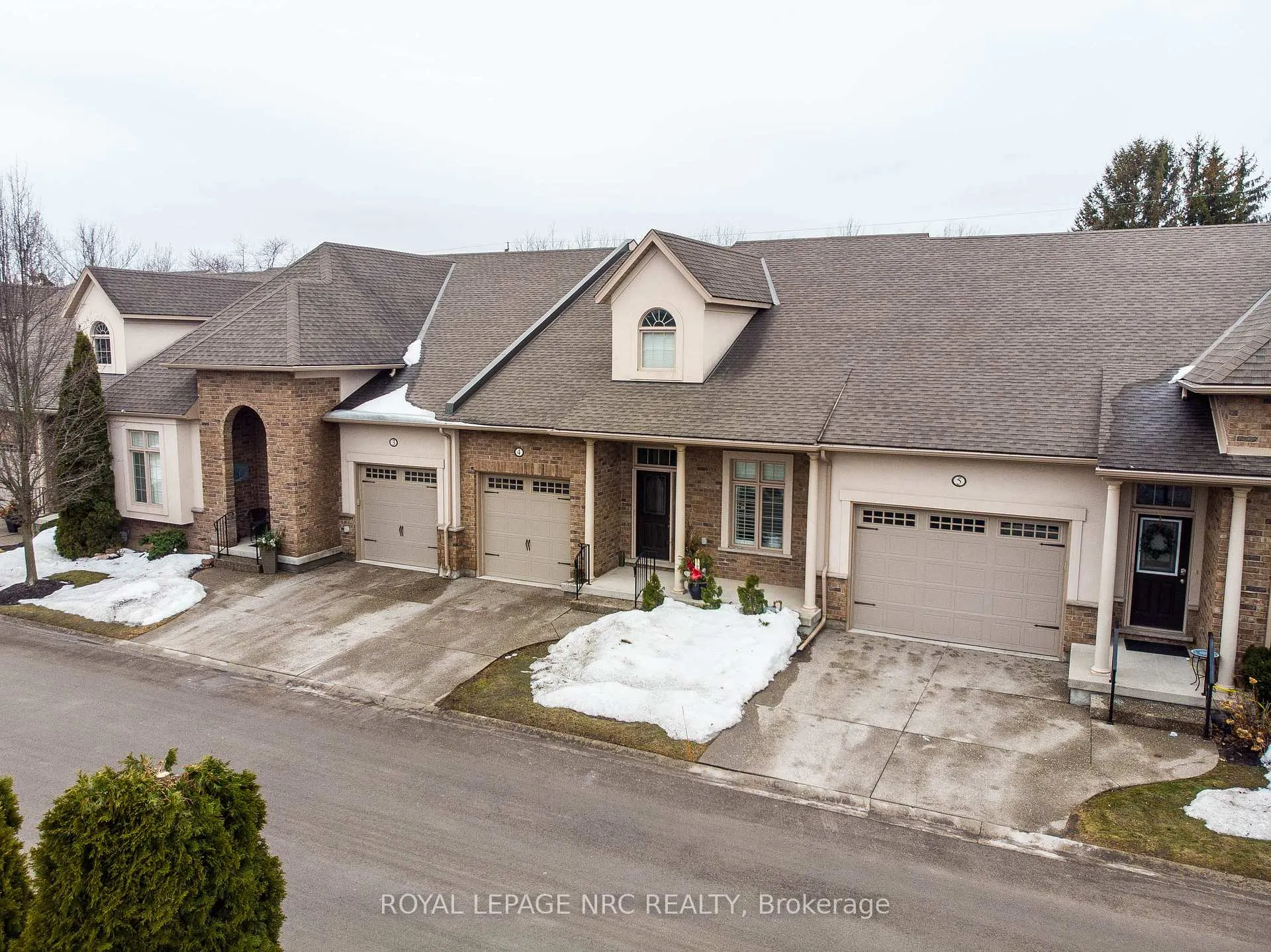 Photo 2 of Unit 4, 3232 Montrose Road, Niagara Falls, Mt. Carmel — HOMEH